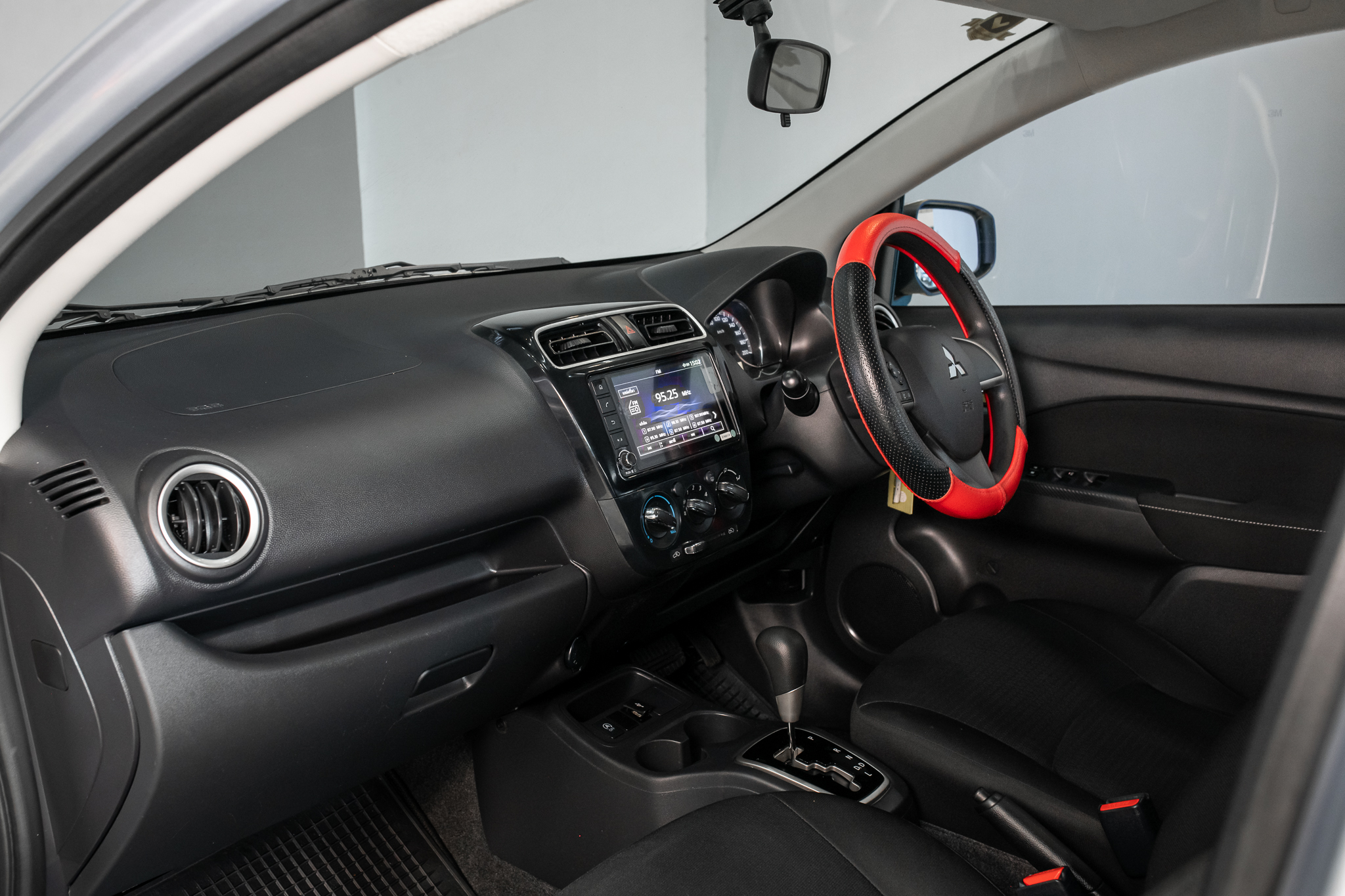 Mitsubishi Attrage 1.2 GLX Dynamic Shield Sedan AT ปี 2021