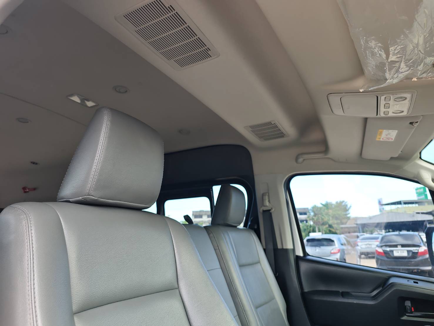 TOYOTA COMMUTER 2.8 Diesel MPV MT 2019