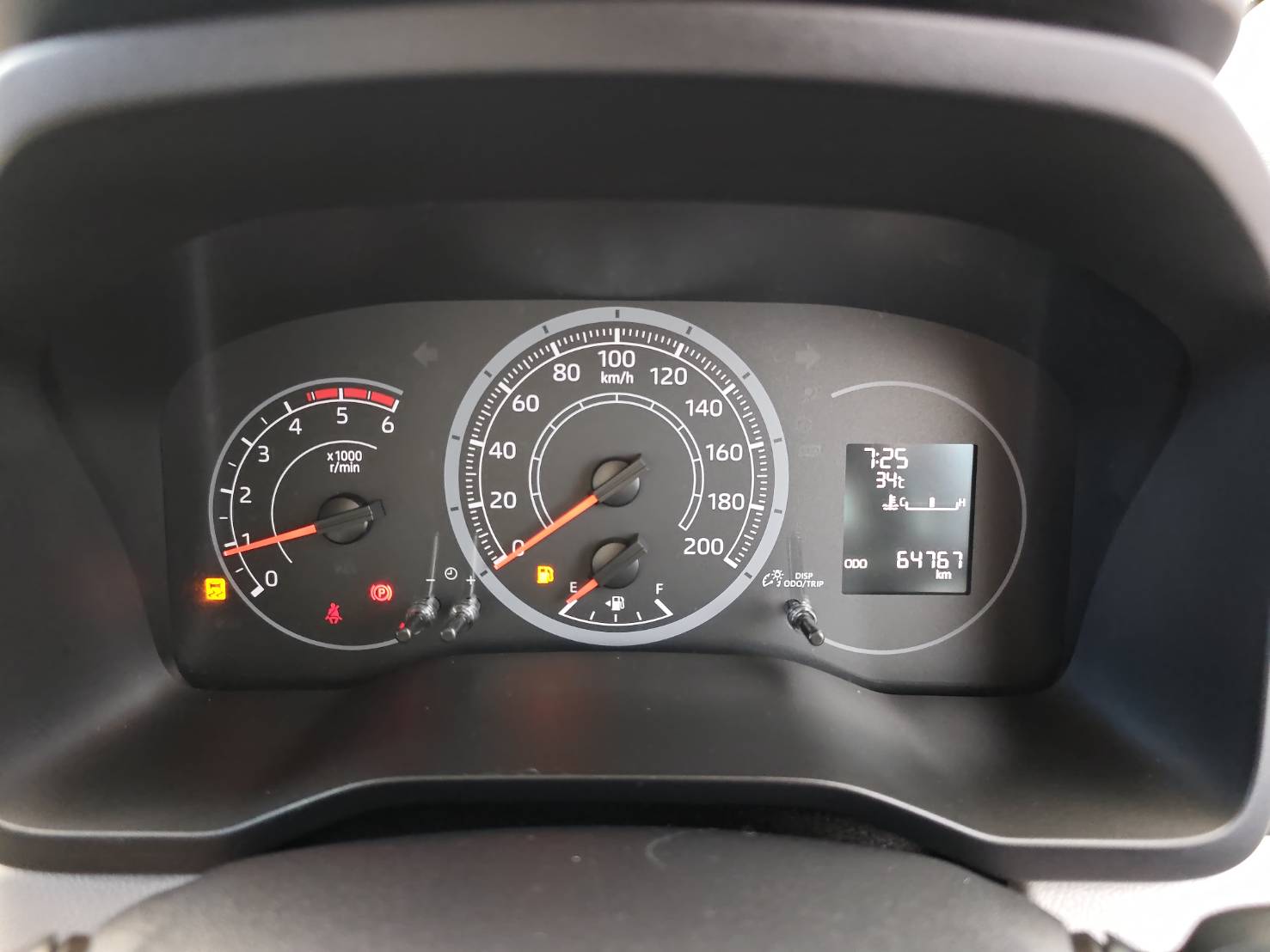 TOYOTA COMMUTER 2.8 Diesel MPV MT 2019