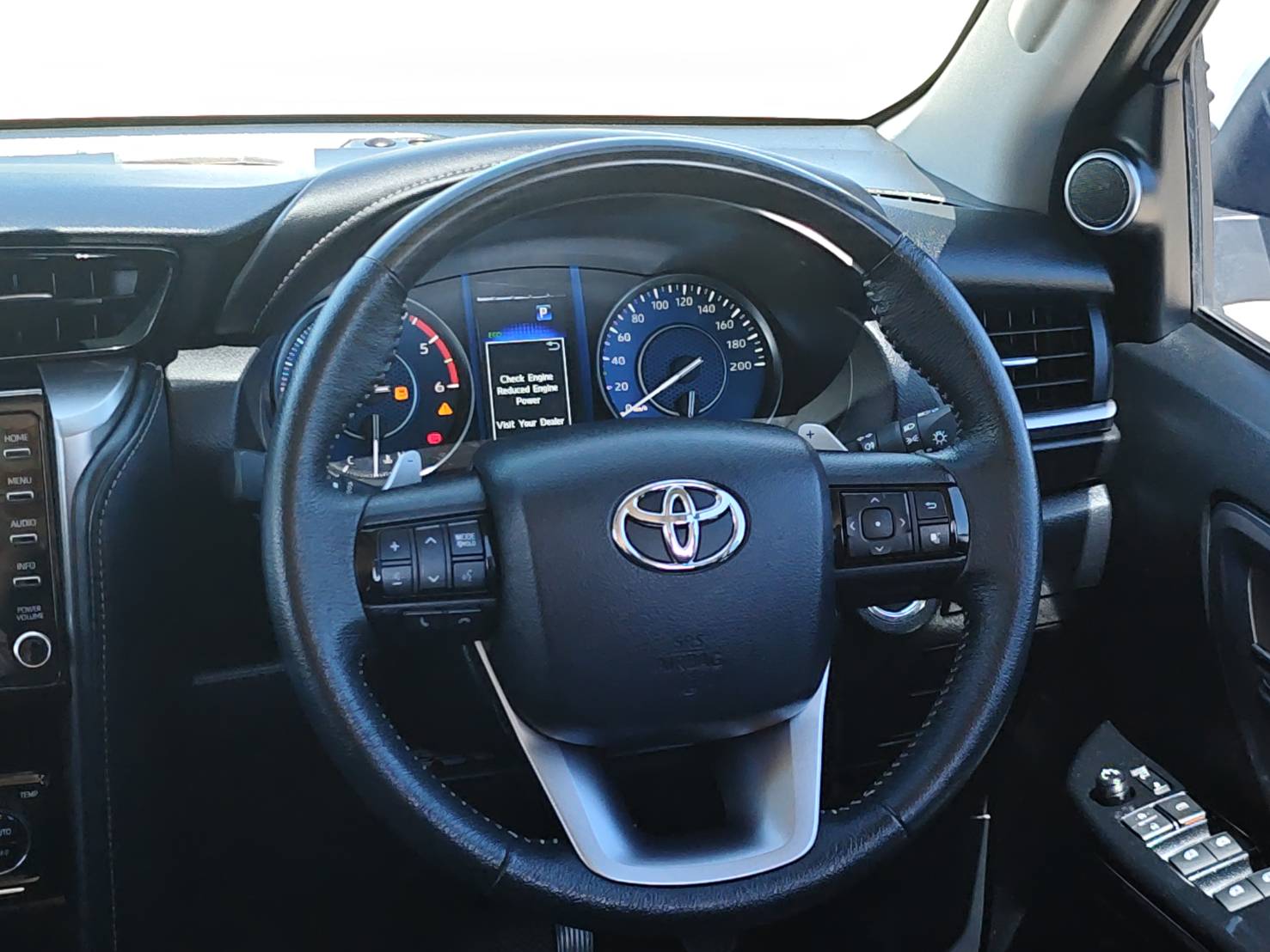Toyota Fortuner 2.4 Leader G SUV AT 2023