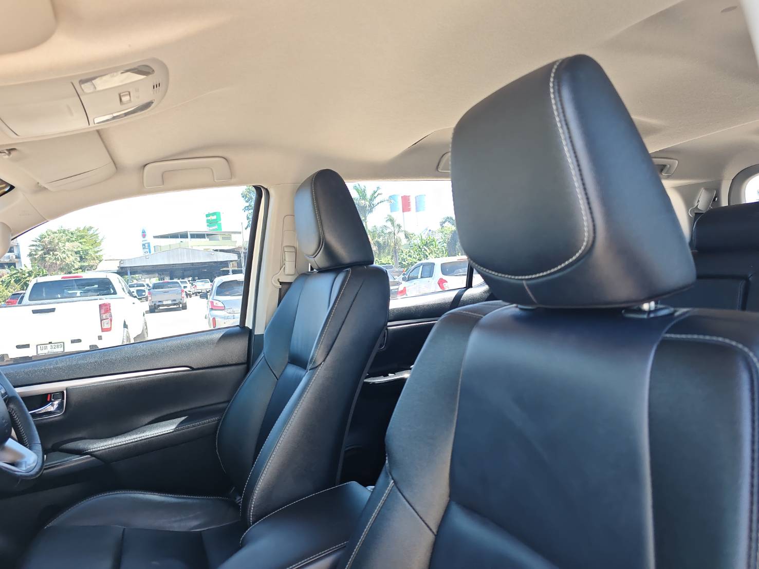 Toyota Fortuner 2.4 Leader G SUV AT 2023