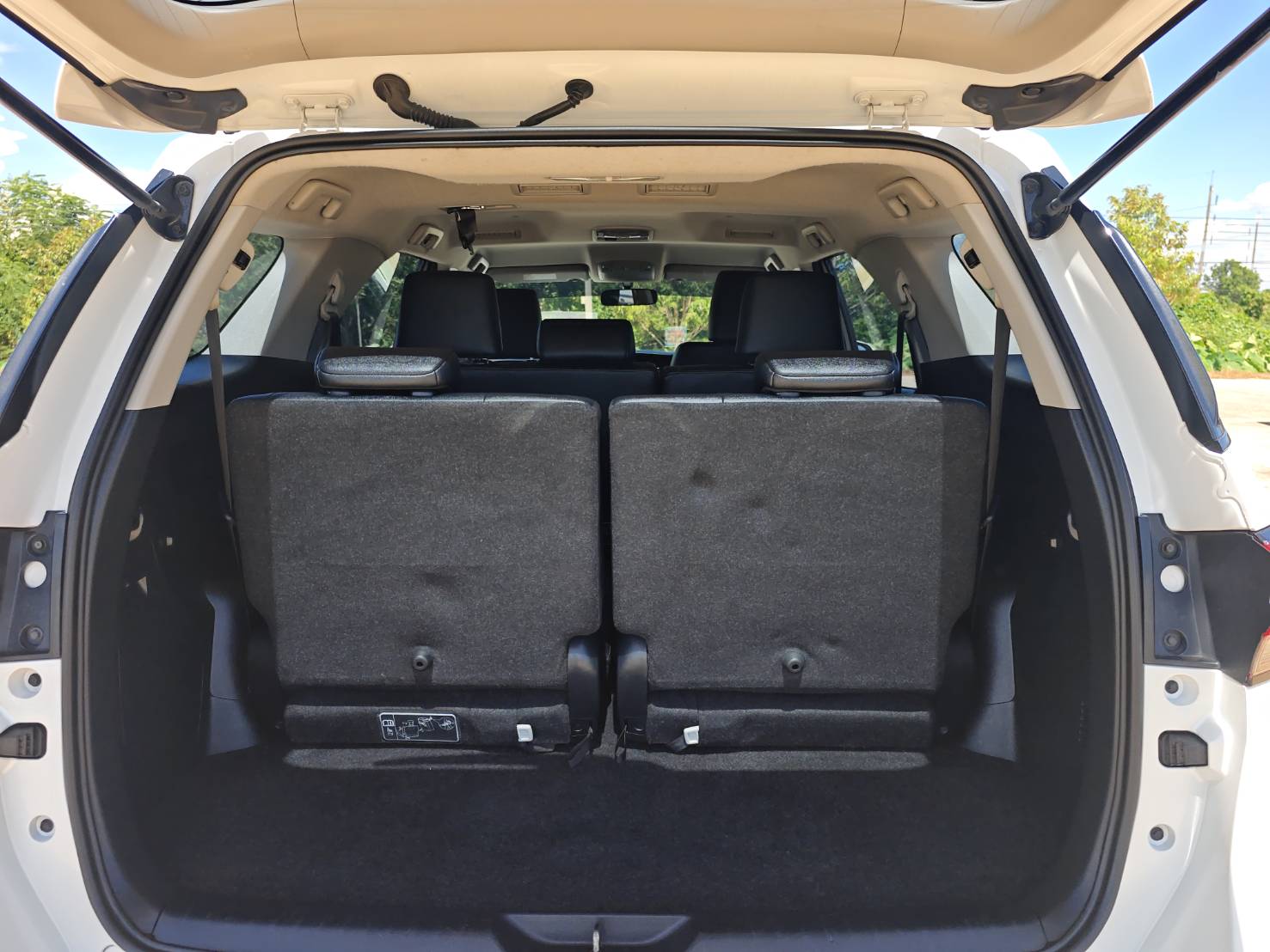 Toyota Fortuner 2.4 Leader G SUV AT 2023