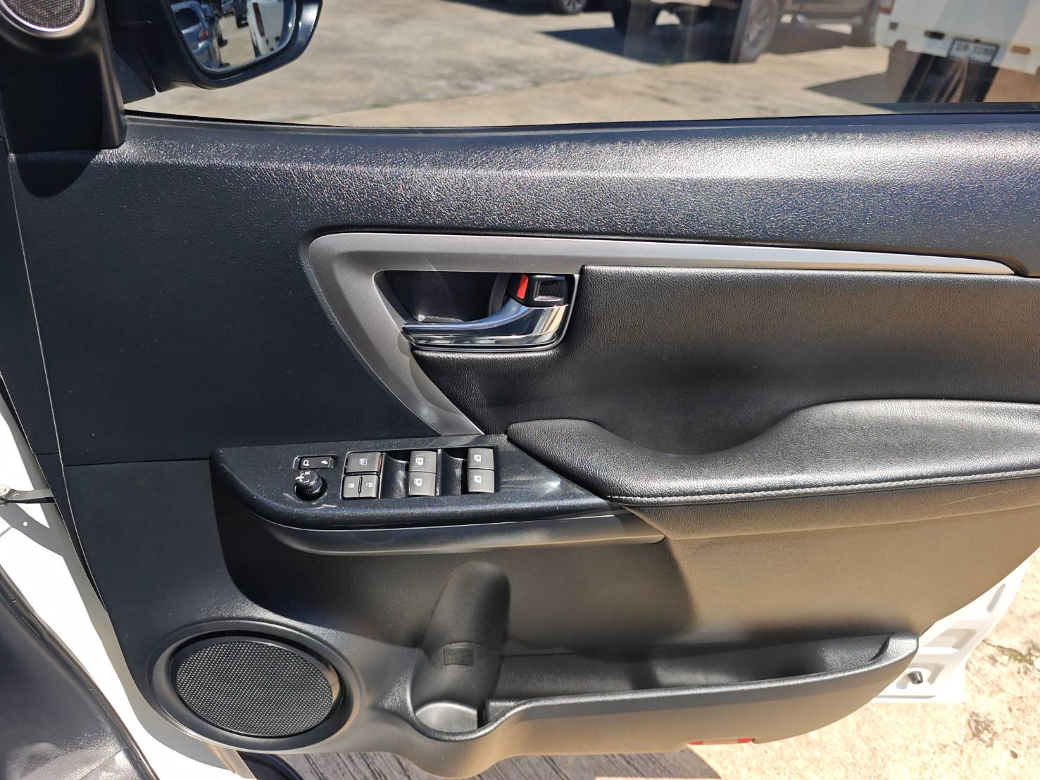 Toyota Fortuner 2.4 Leader G SUV AT 2023