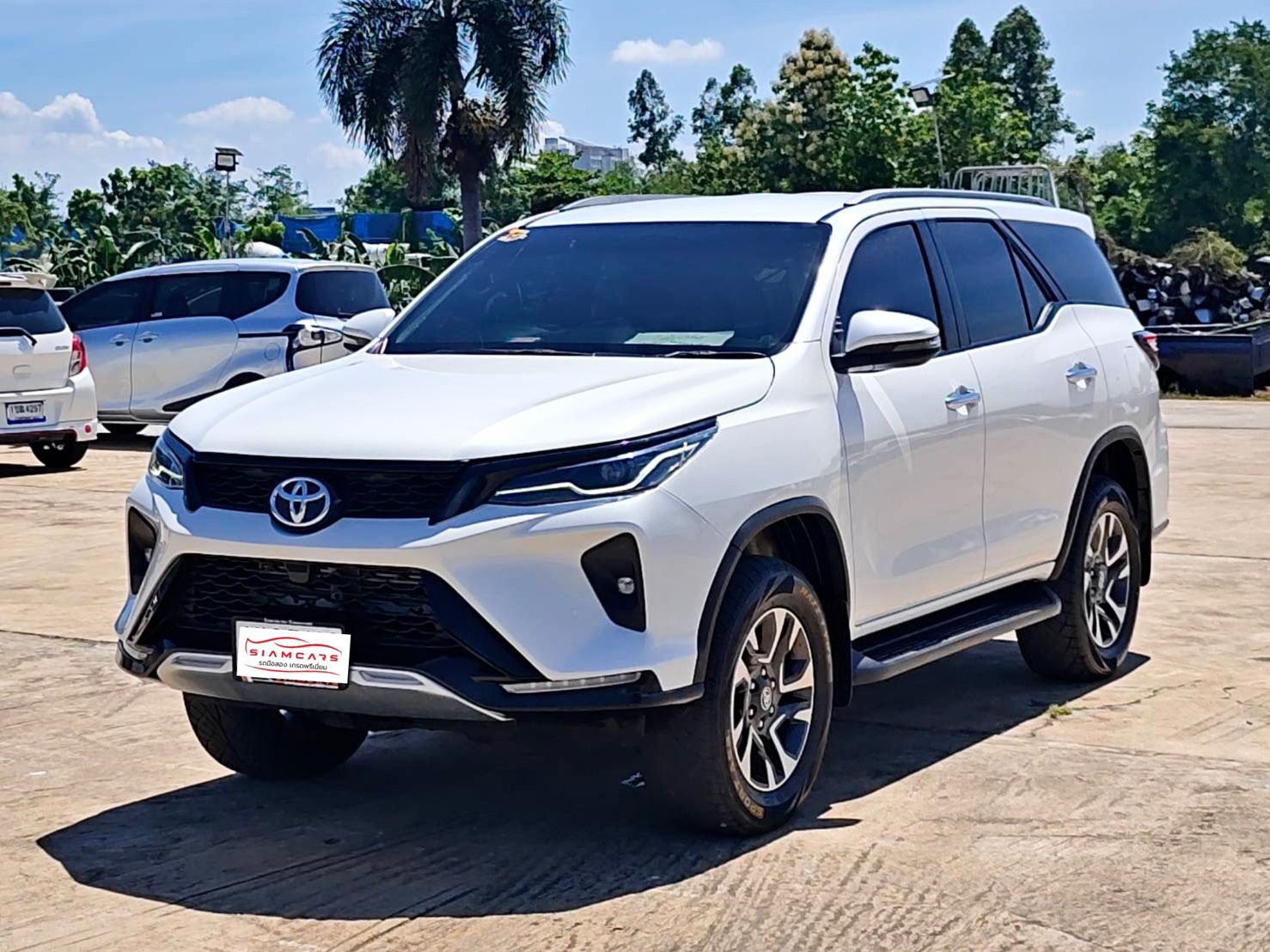 Toyota Fortuner 2.4 Leader G SUV AT 2023
