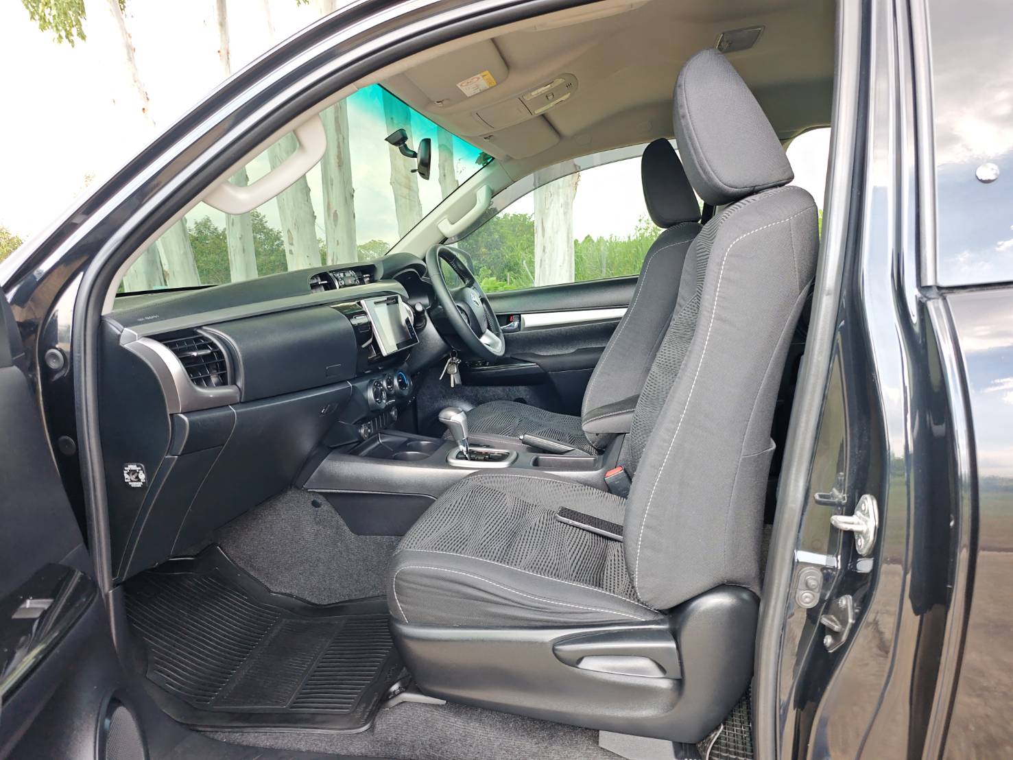 Toyota Hilux Revo Smart Cab 2.4 E Plus Prerunner AT 2019