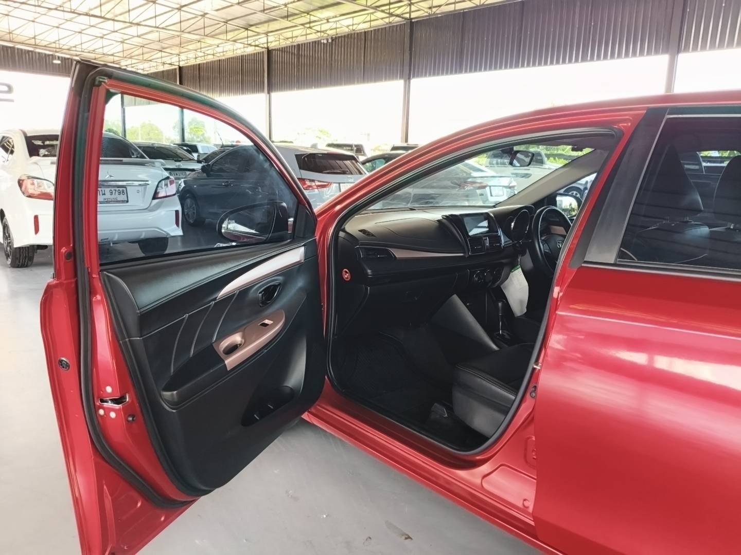 Toyota Vios 1.5 Mid Sedan AT ปี 2021