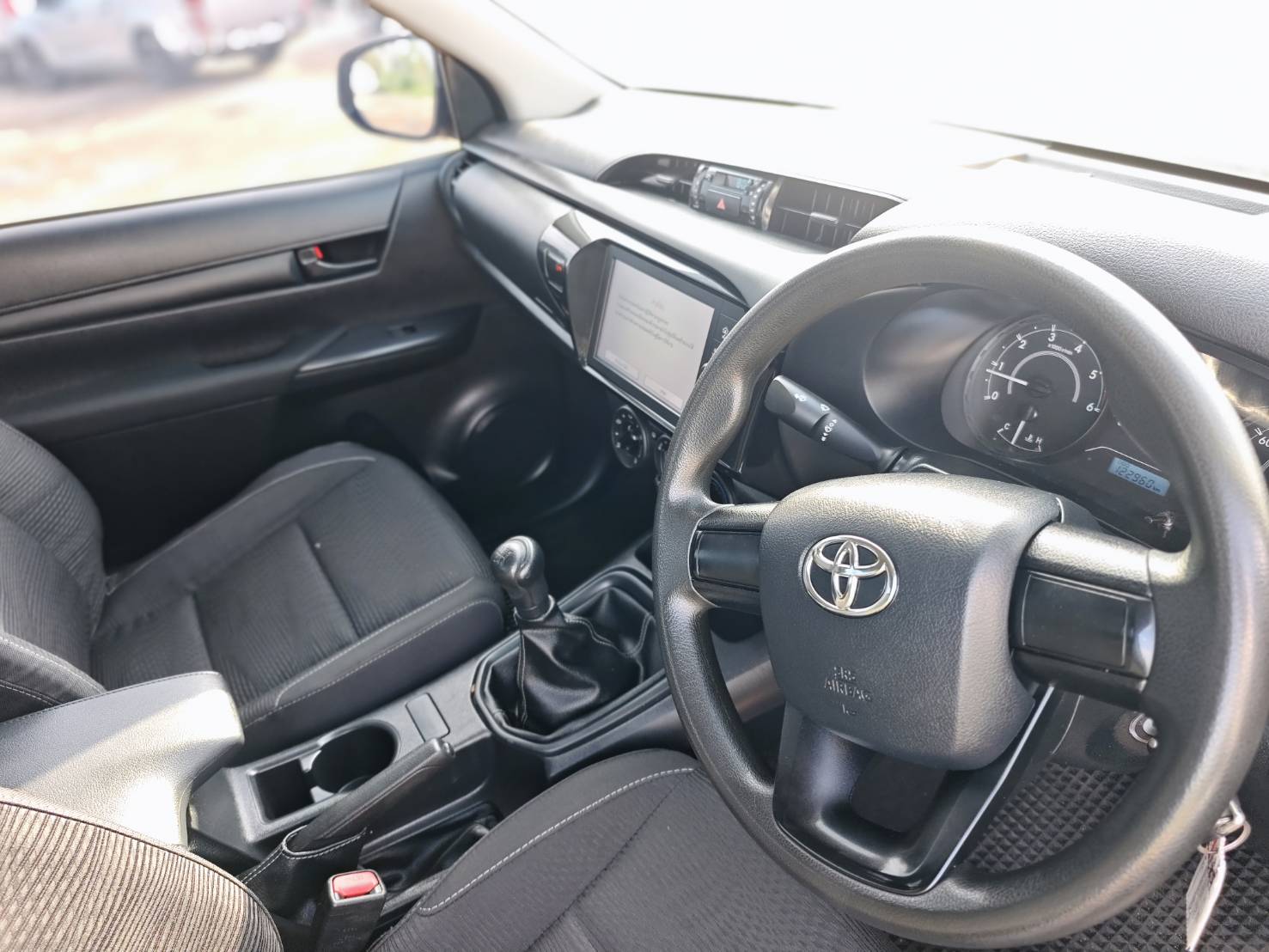 Toyota Hilux Revo Smart Cab 2.4 Entry Z Edition MT 2021