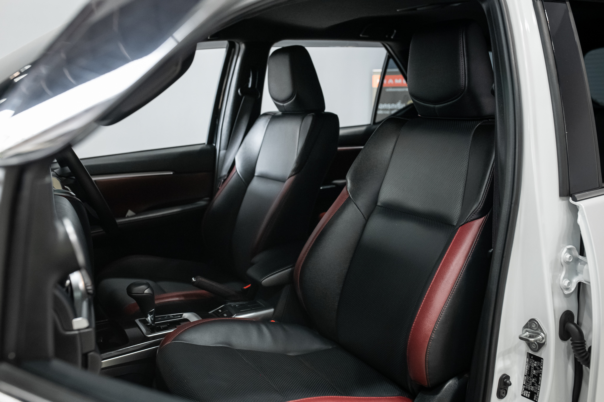 Toyota Fortuner 2.4 Legender SUV AT 2022