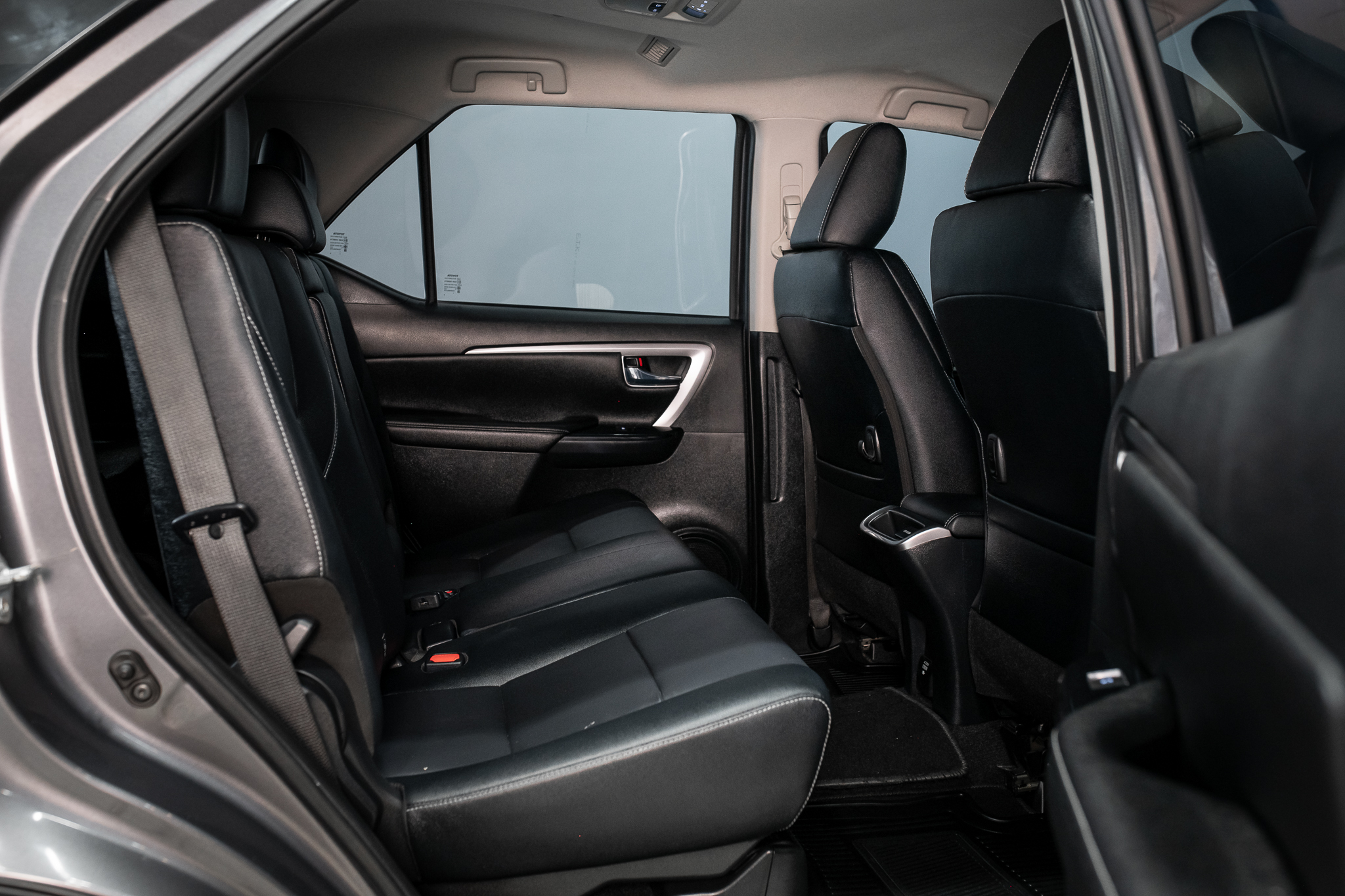 Toyota Fortuner 2.4 V SUV AT 2021