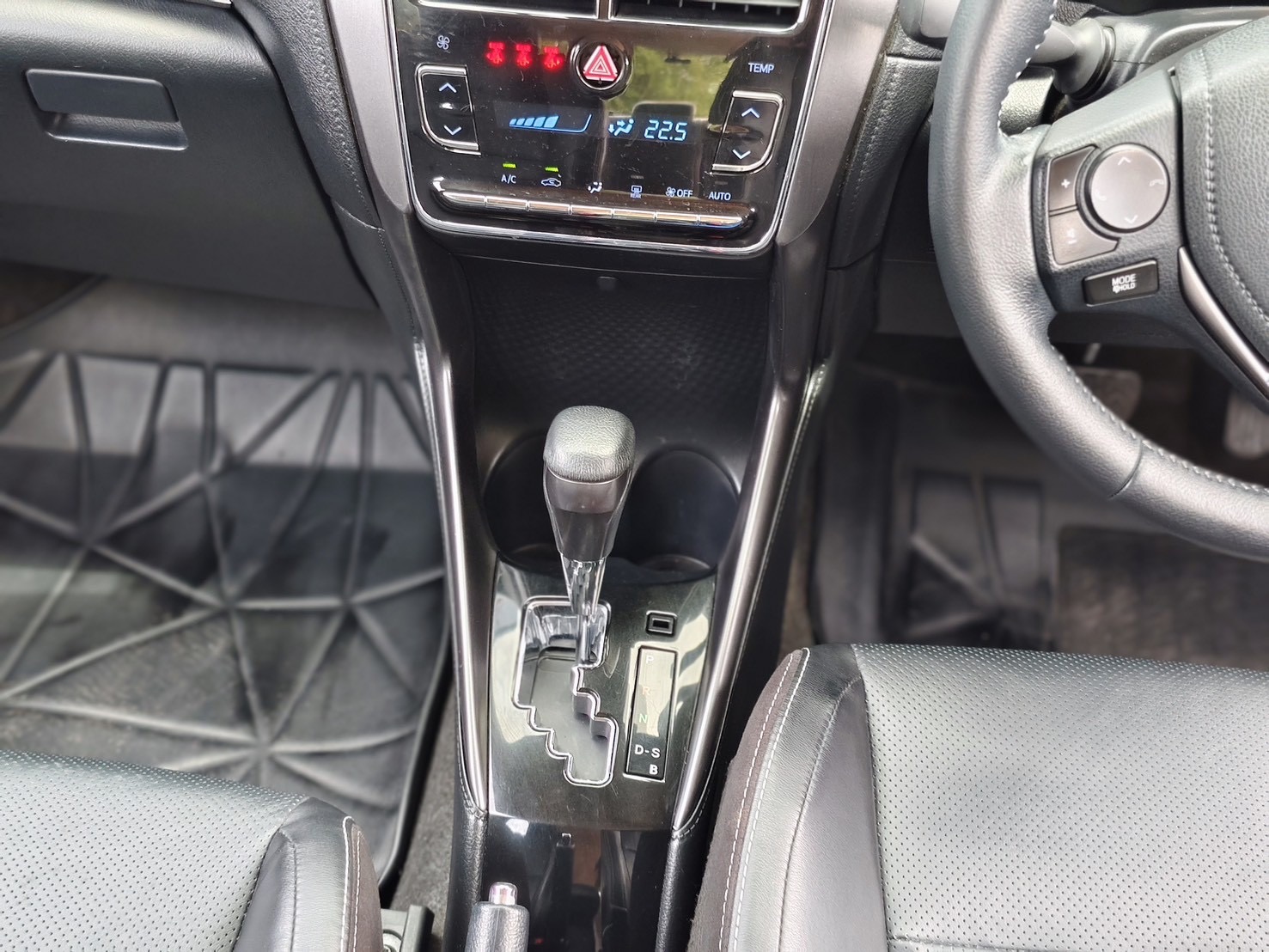 Toyota Yaris ATIV 1.2 Sport Premium AT 2020