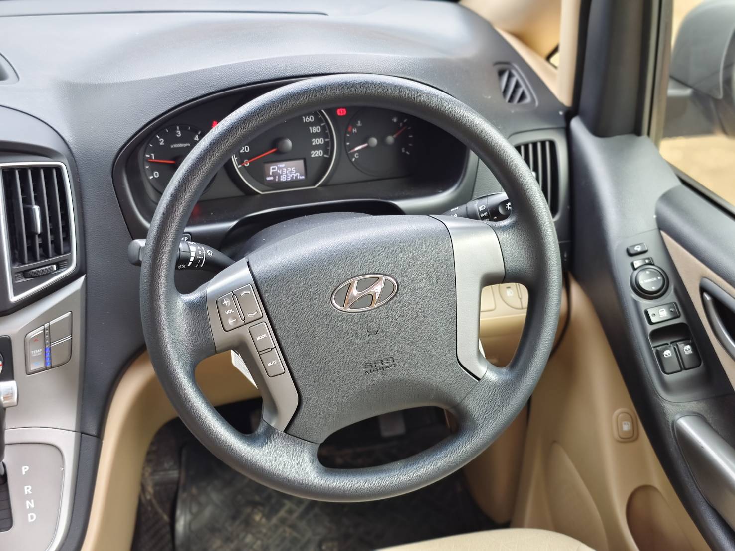 Hyundai H-1 2.5 Touring MPV AT 2019