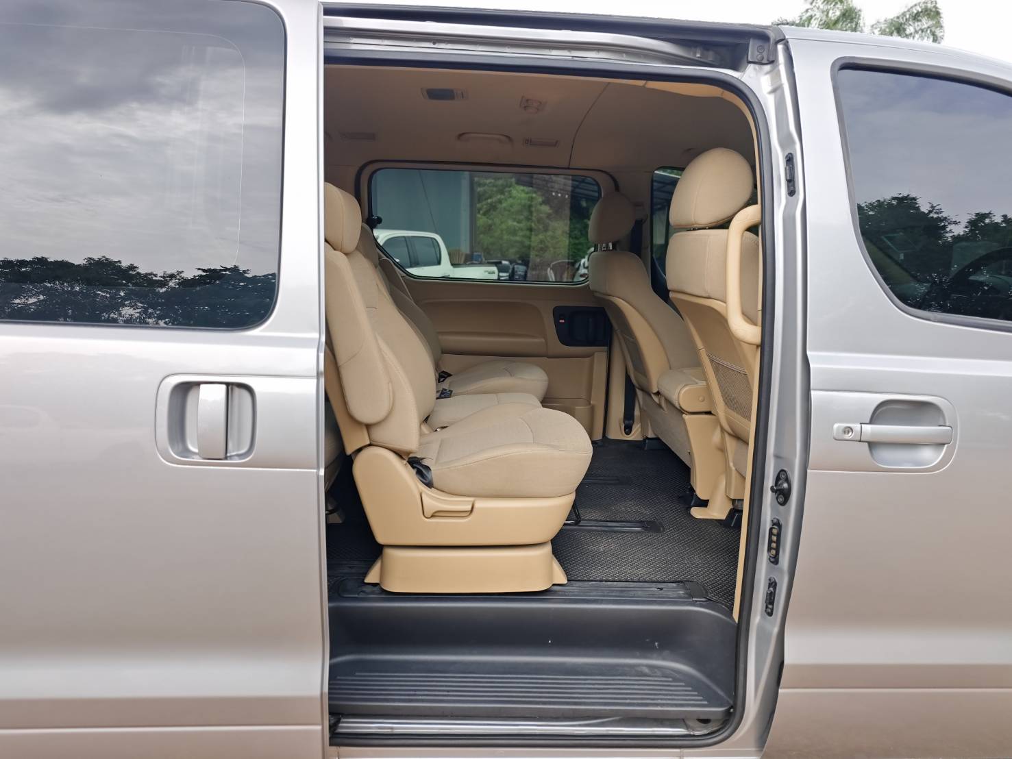 Hyundai H-1 2.5 Touring MPV AT 2019