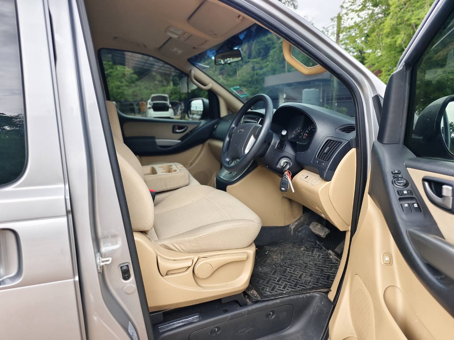 Hyundai H-1 2.5 Touring MPV AT 2019
