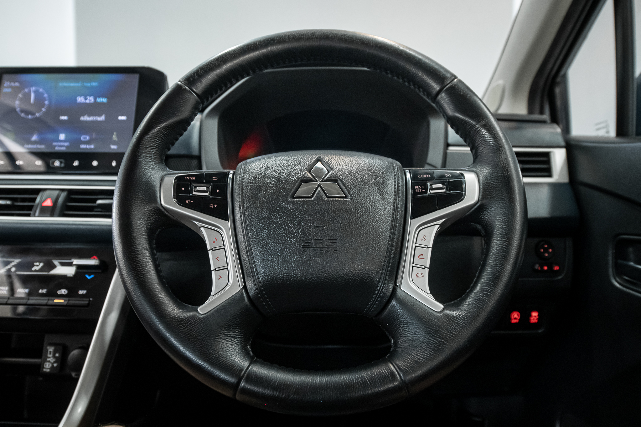 Mitsubishi Xpander 1.5 Cross SUV AT ปี 2023