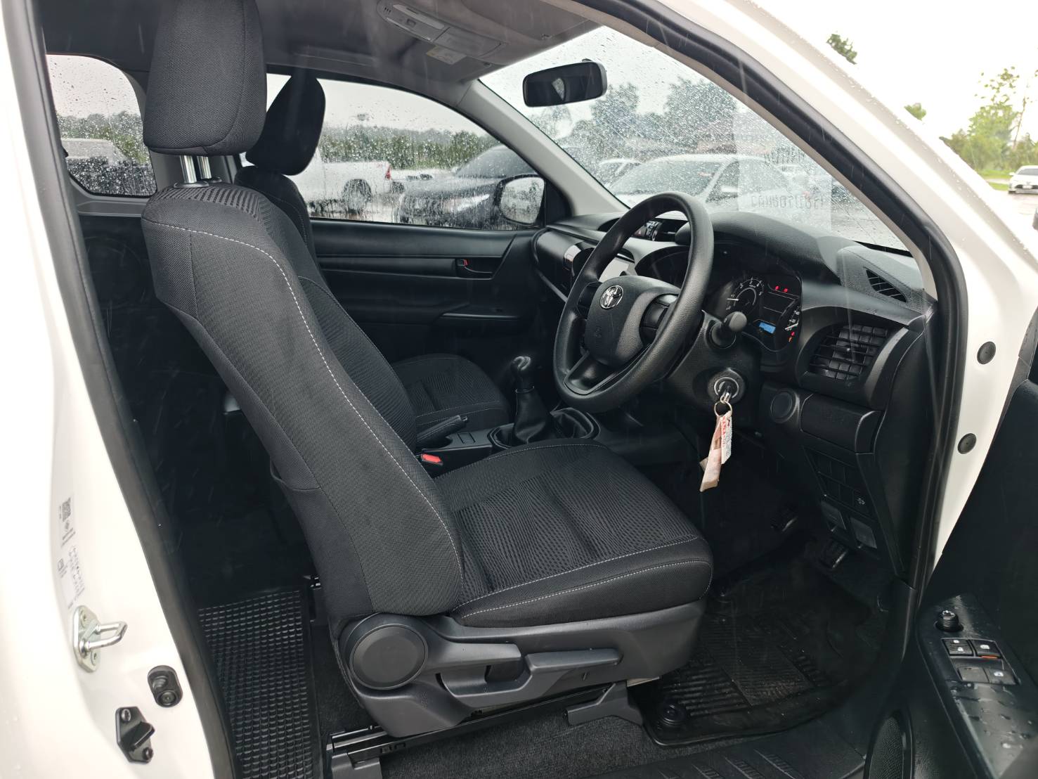 Toyota Hilux Revo Smart Cab 2.4 Z-edition MT 2025