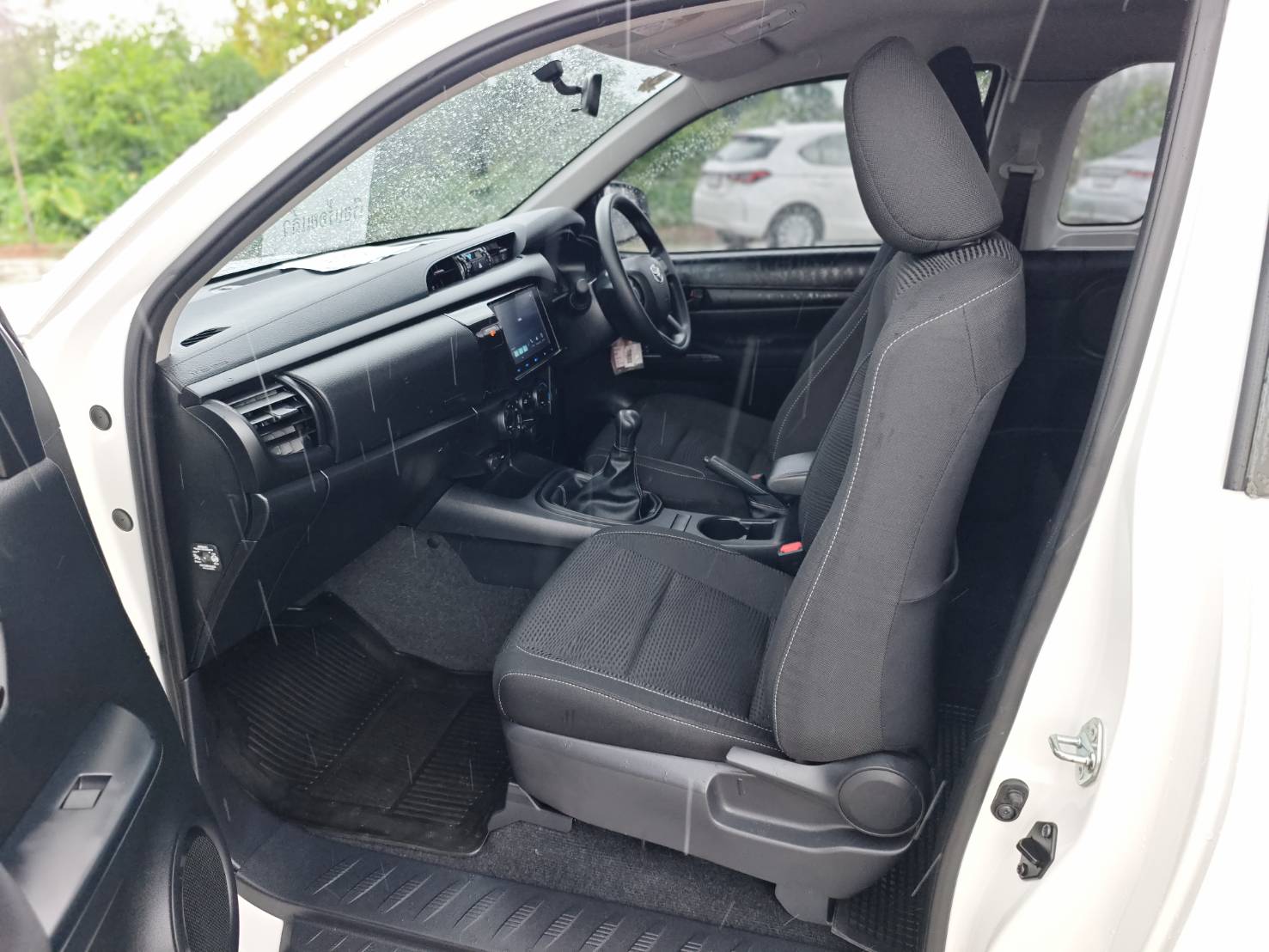 Toyota Hilux Revo Smart Cab 2.4 Z-edition MT 2025