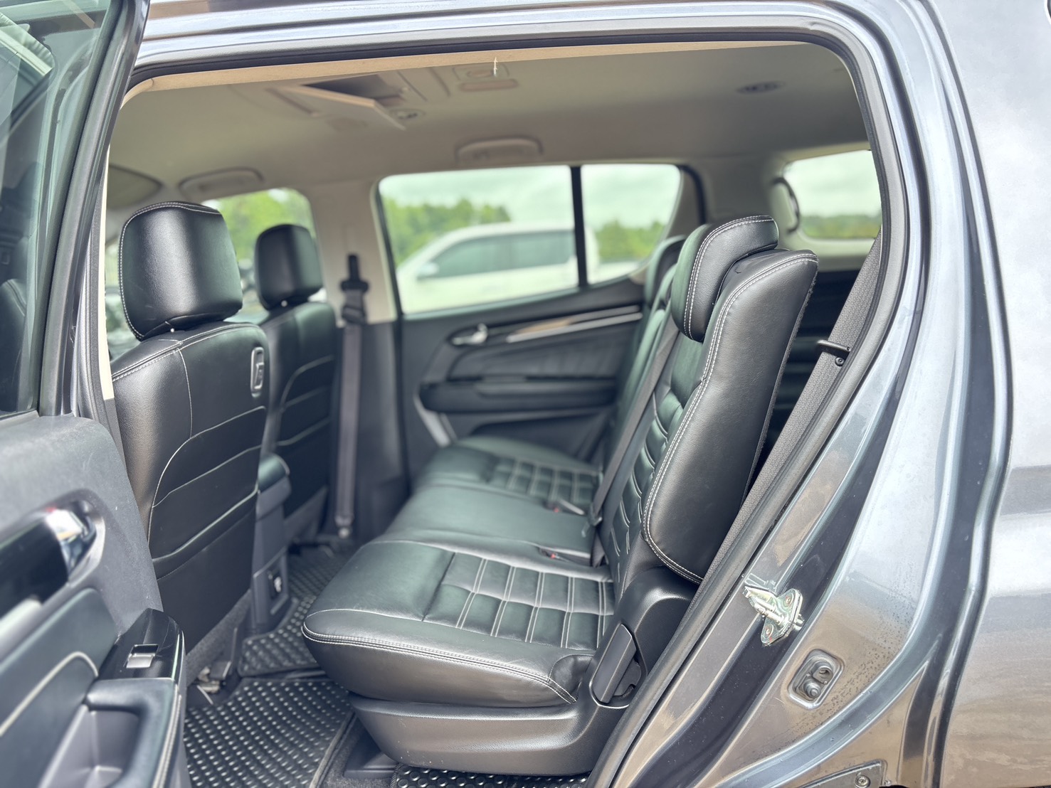 ISUZU MU-X 3.0 DA DAD 2WD AT ปี 2019