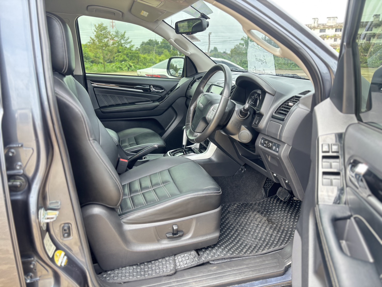 ISUZU MU-X 3.0 DA DAD 2WD AT ปี 2019