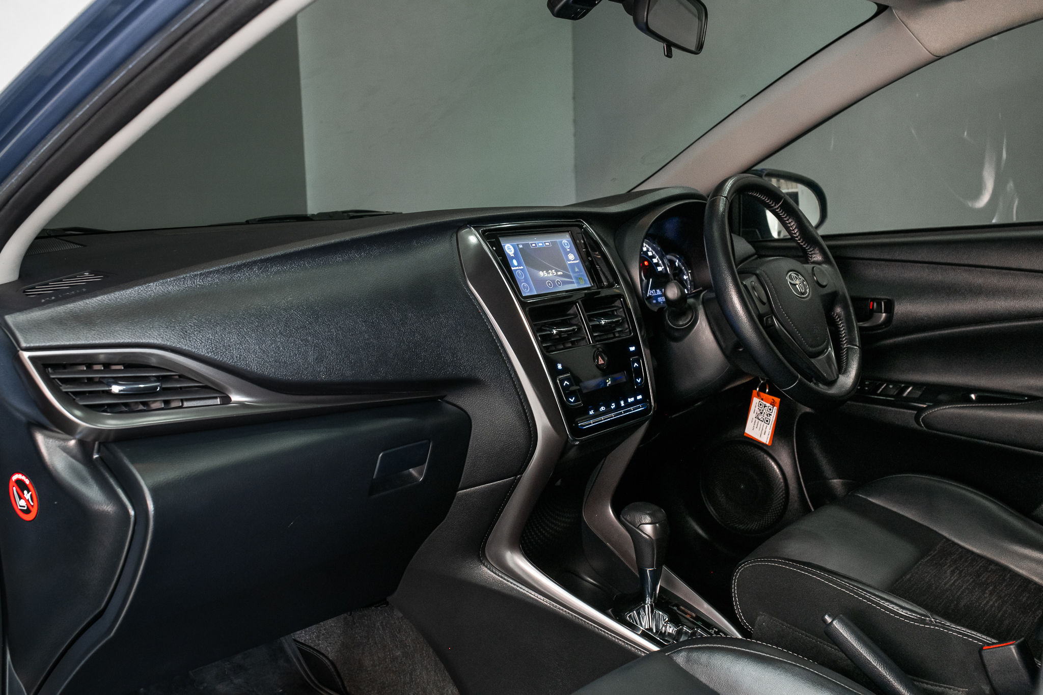 Toyota Yaris ATIV 1.2 Sport Premium AT 2021
