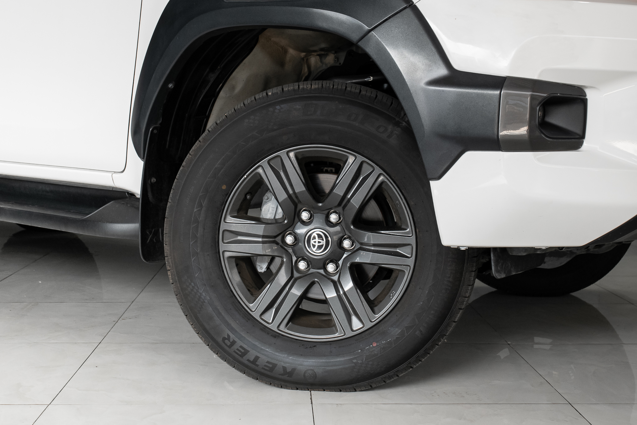 Toyota Hilux Revo Double Cab 2.4 Mid Prerunner AT 2024