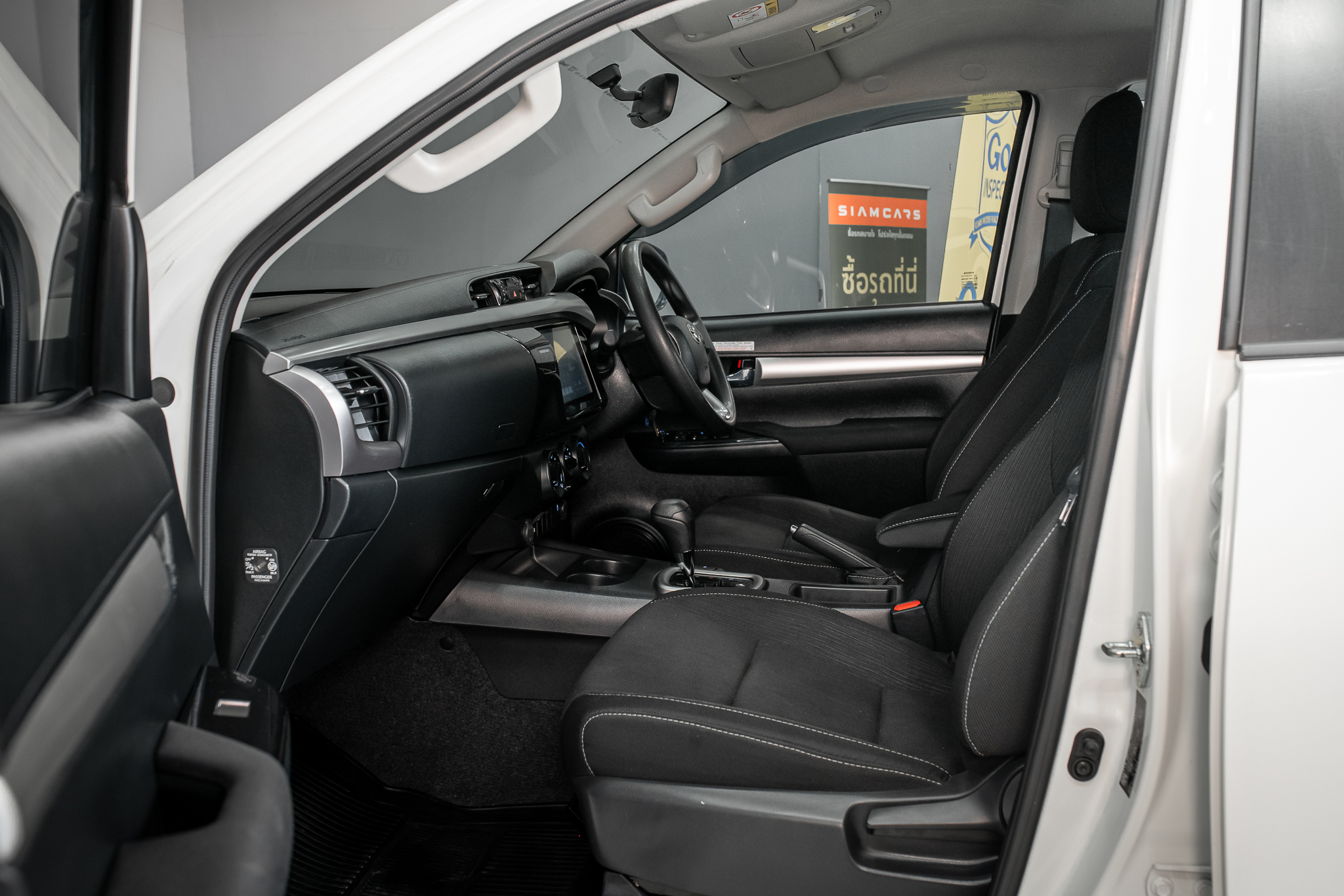 Toyota Hilux Revo Double Cab 2.4 Mid Prerunner AT 2024
