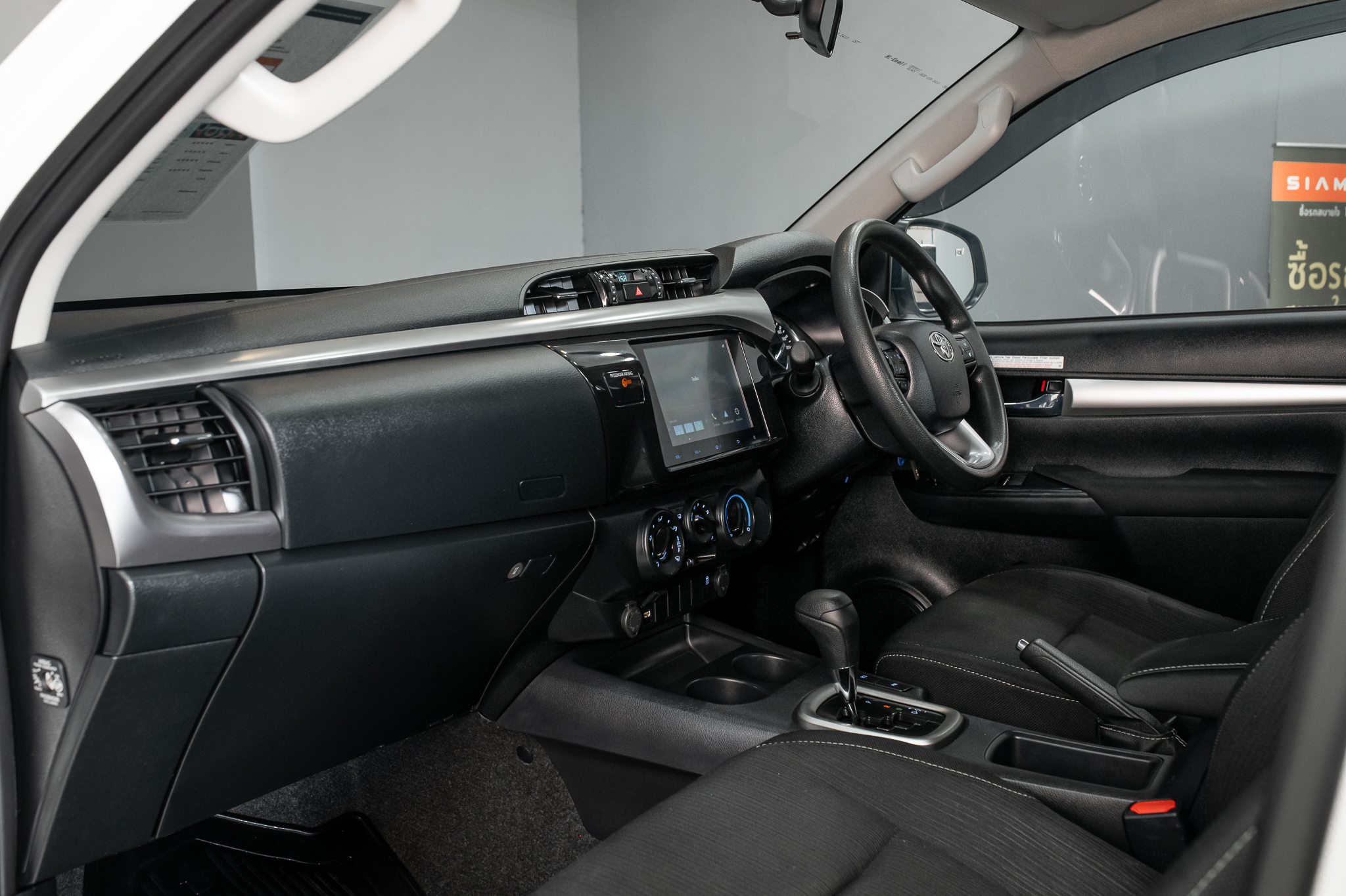 Toyota Hilux Revo Double Cab 2.4 Mid Prerunner AT 2024