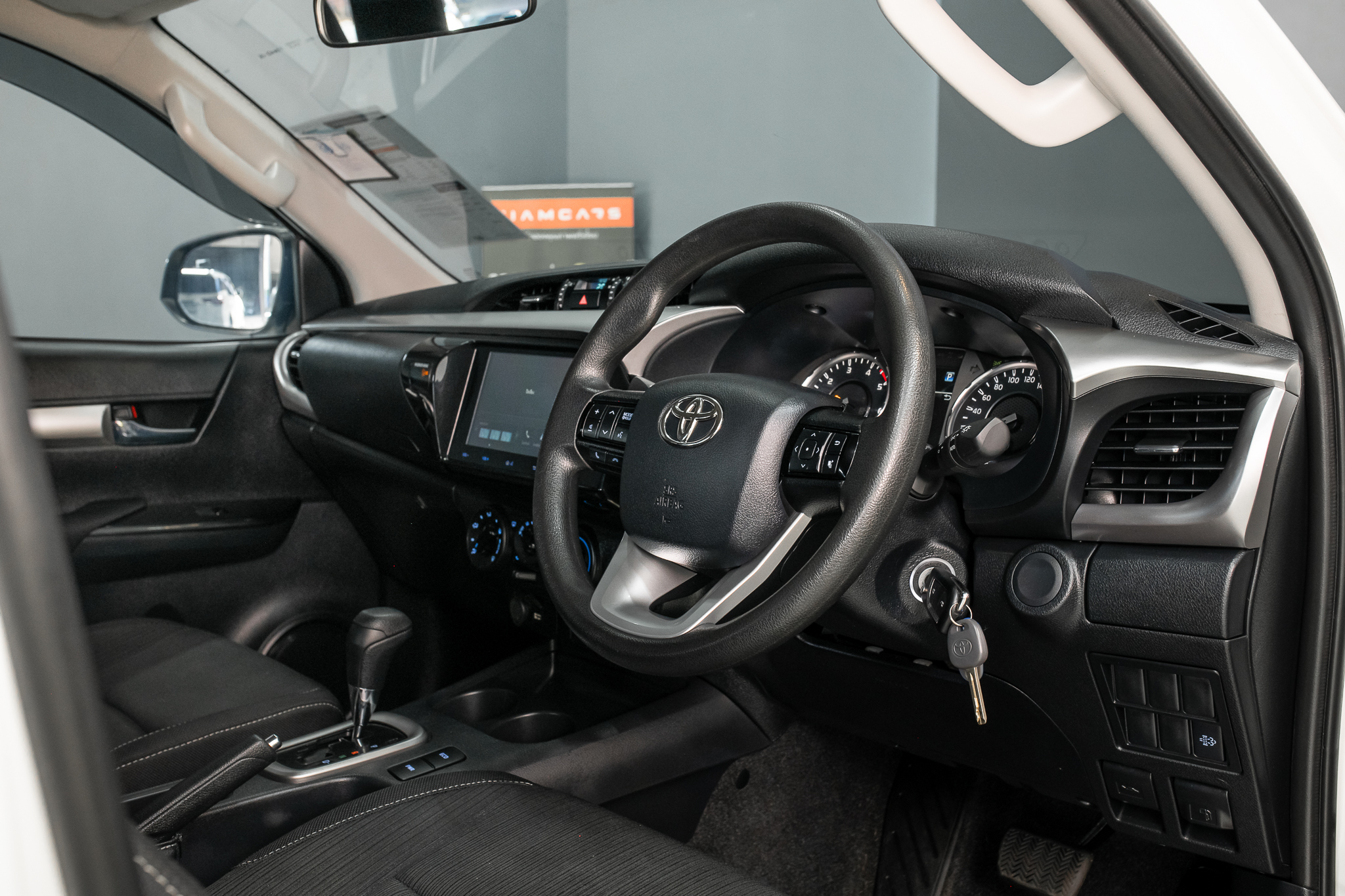 Toyota Hilux Revo Double Cab 2.4 Mid Prerunner AT 2024