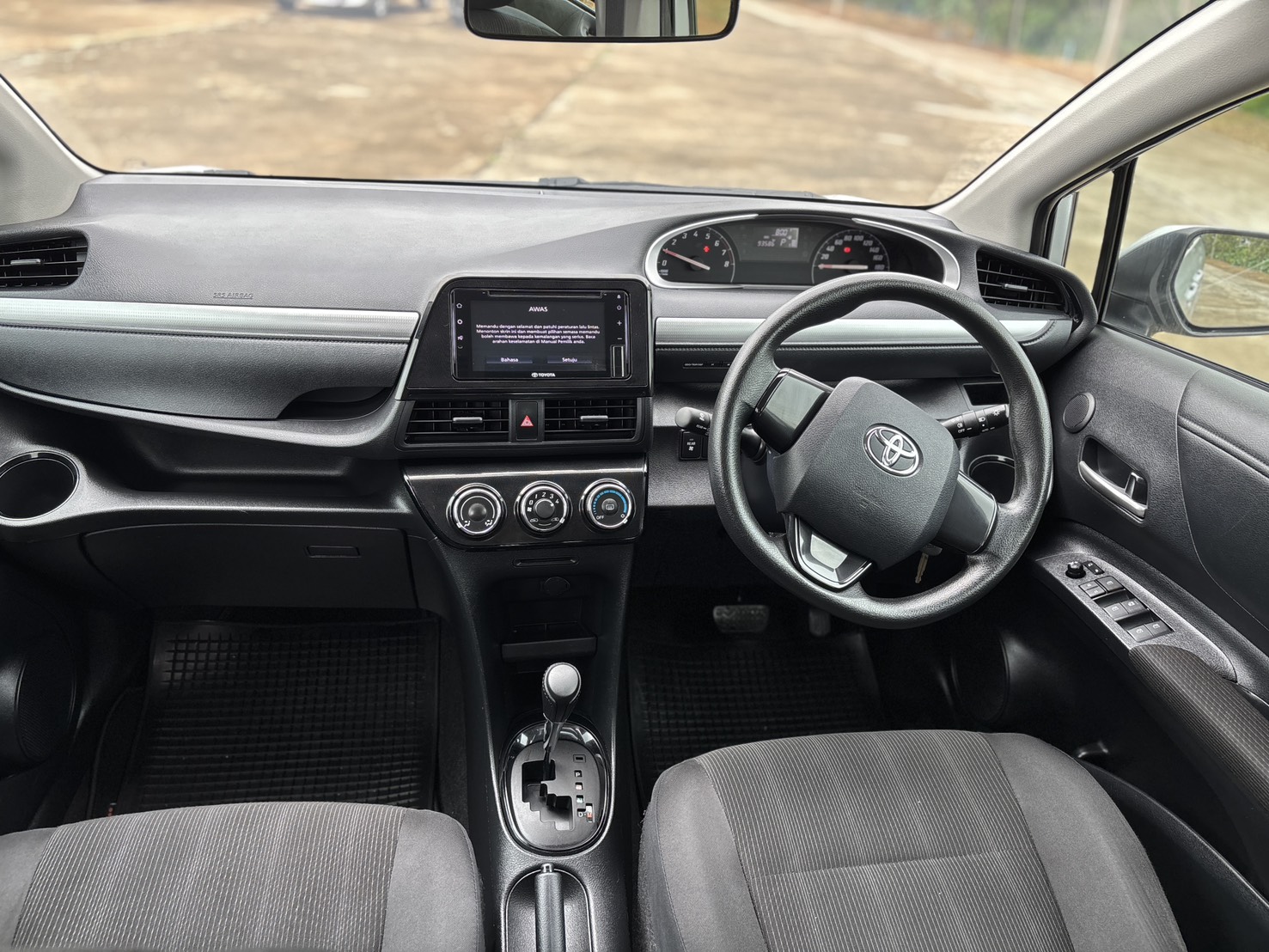 Toyota Sienta 1.5 G SUV AT 2020