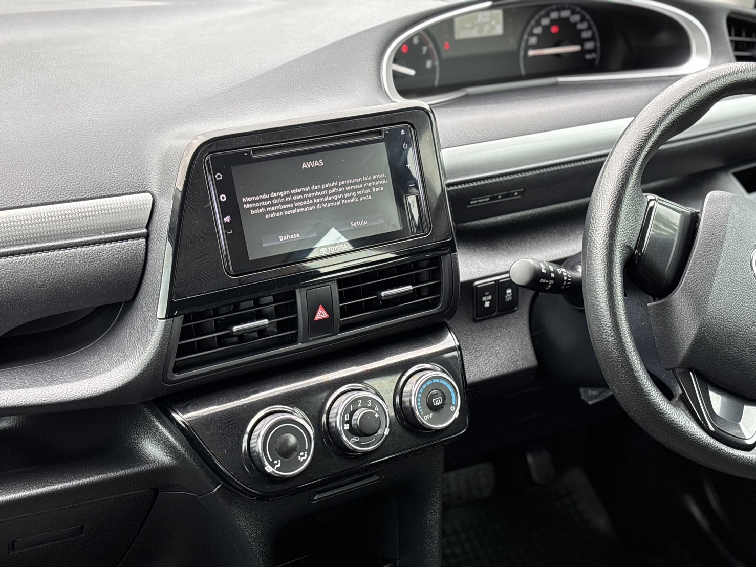 Toyota Sienta 1.5 G SUV AT 2020