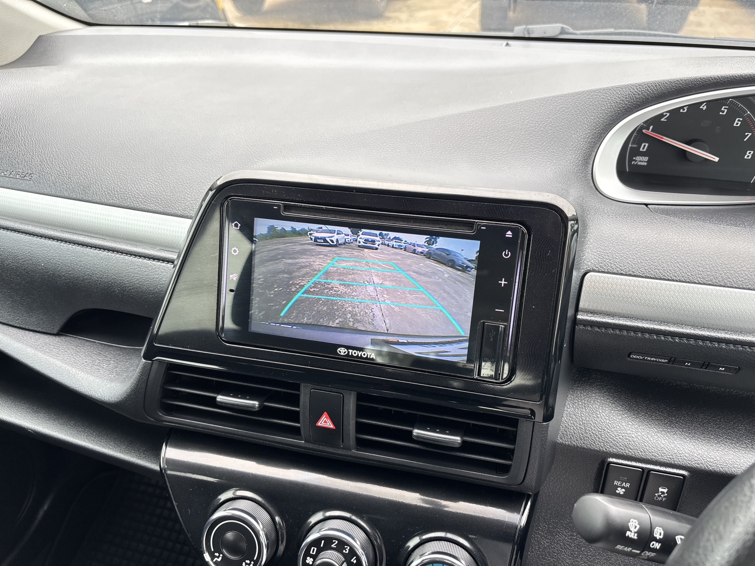 Toyota Sienta 1.5 G SUV AT 2020