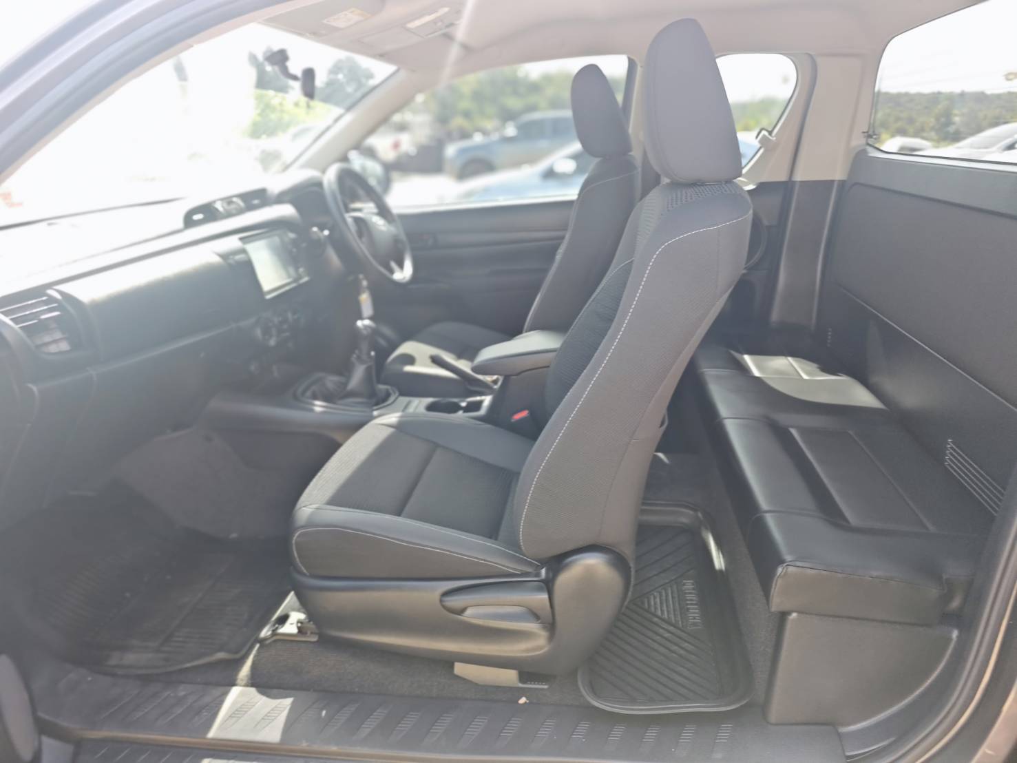 Toyota Hilux Revo Smart Cab 2.4 Entry Z Edition MT 2020