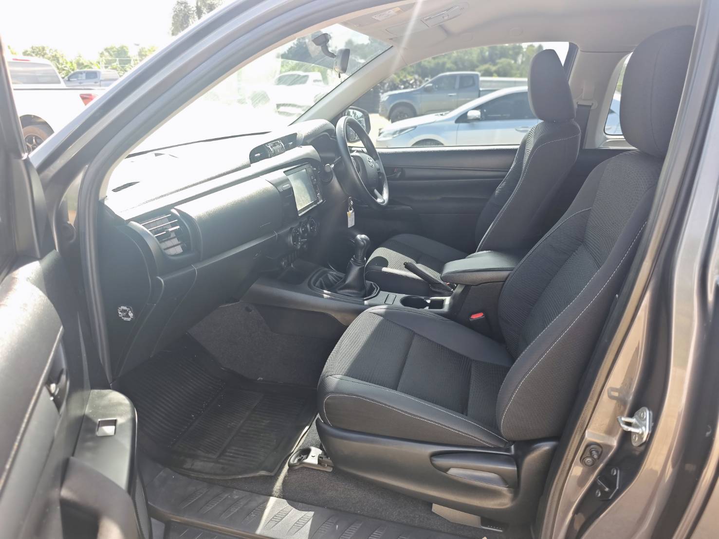 Toyota Hilux Revo Smart Cab 2.4 Entry Z Edition MT 2020