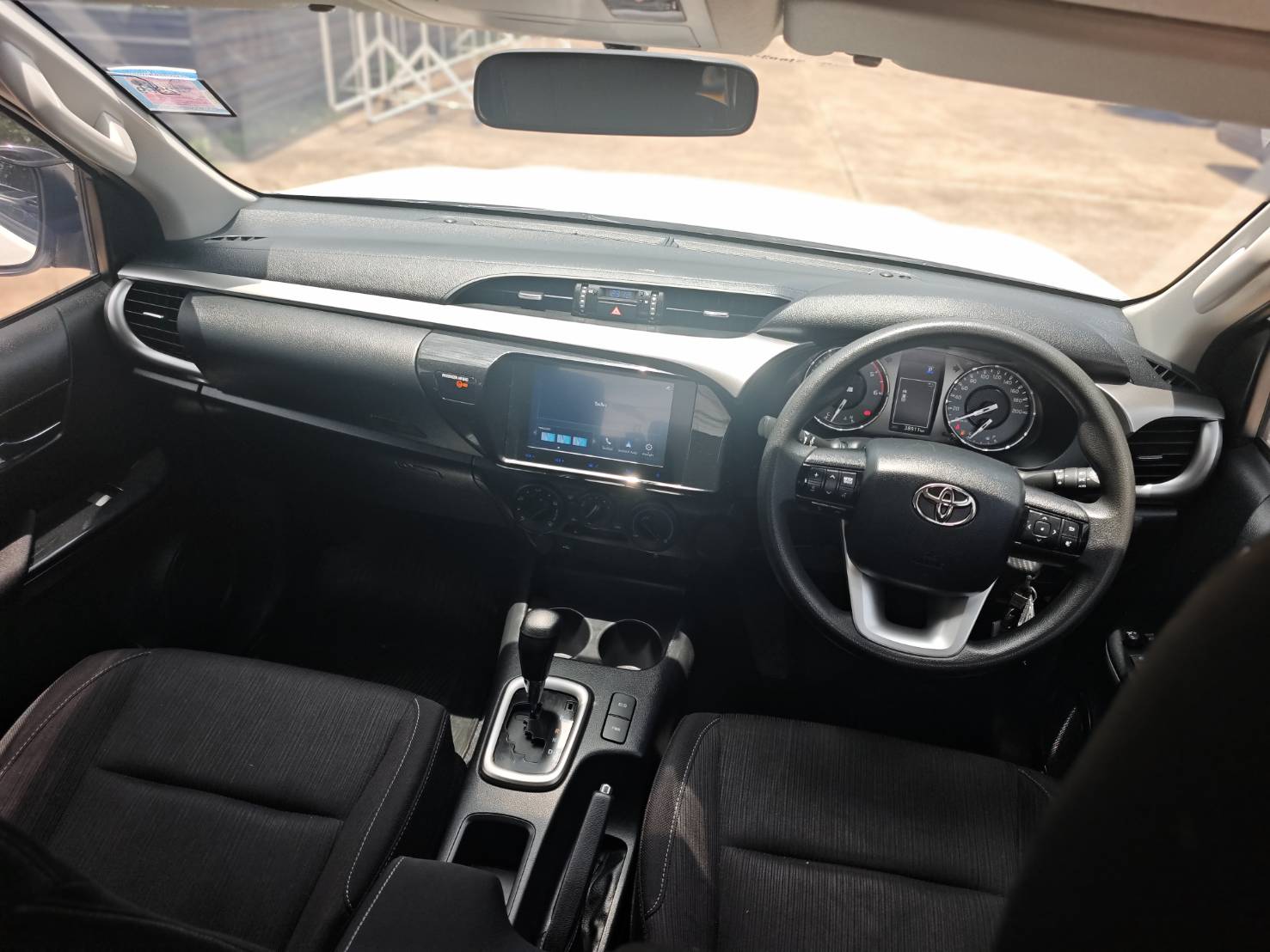 Toyota Hilux Revo Double Cab 2.4 Mid Prerunner AT 2024