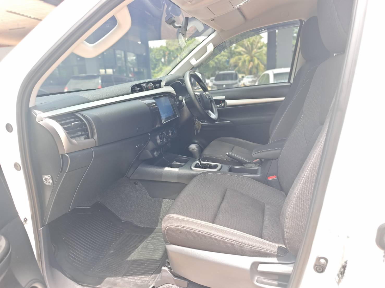 Toyota Hilux Revo Double Cab 2.4 Mid Prerunner AT 2024