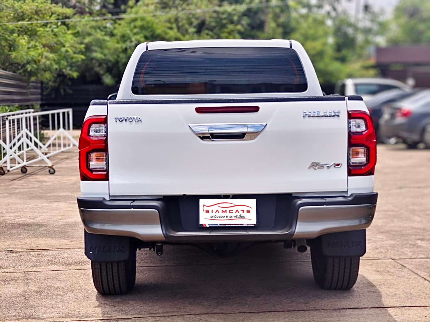 Toyota Hilux Revo Double Cab 2.4 Mid Prerunner AT 2024