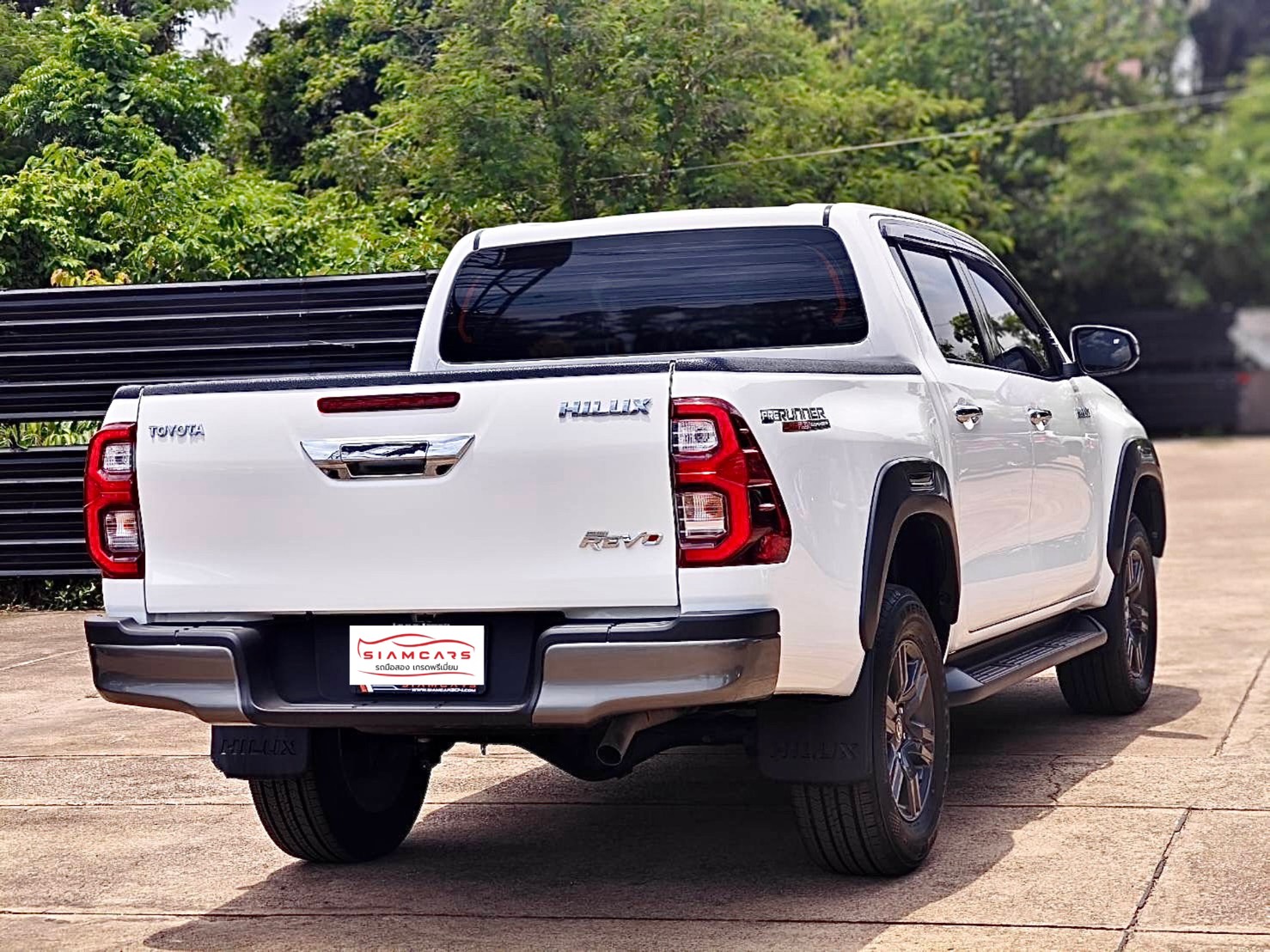 Toyota Hilux Revo Double Cab 2.4 Mid Prerunner AT 2024