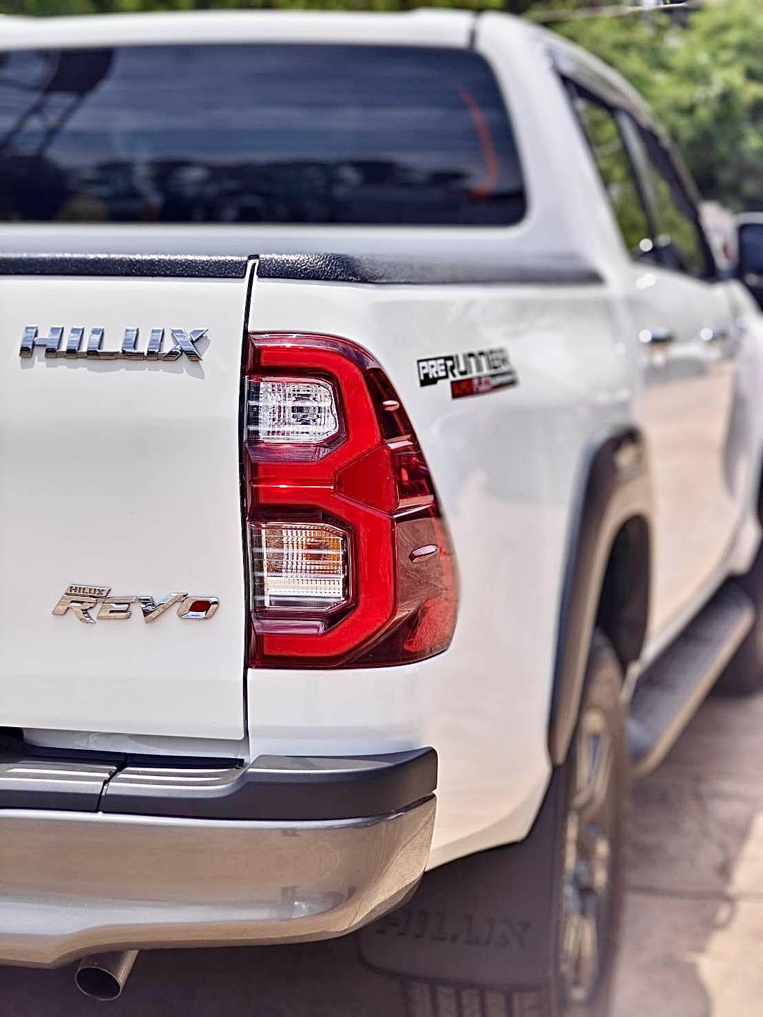Toyota Hilux Revo Double Cab 2.4 Mid Prerunner AT 2024