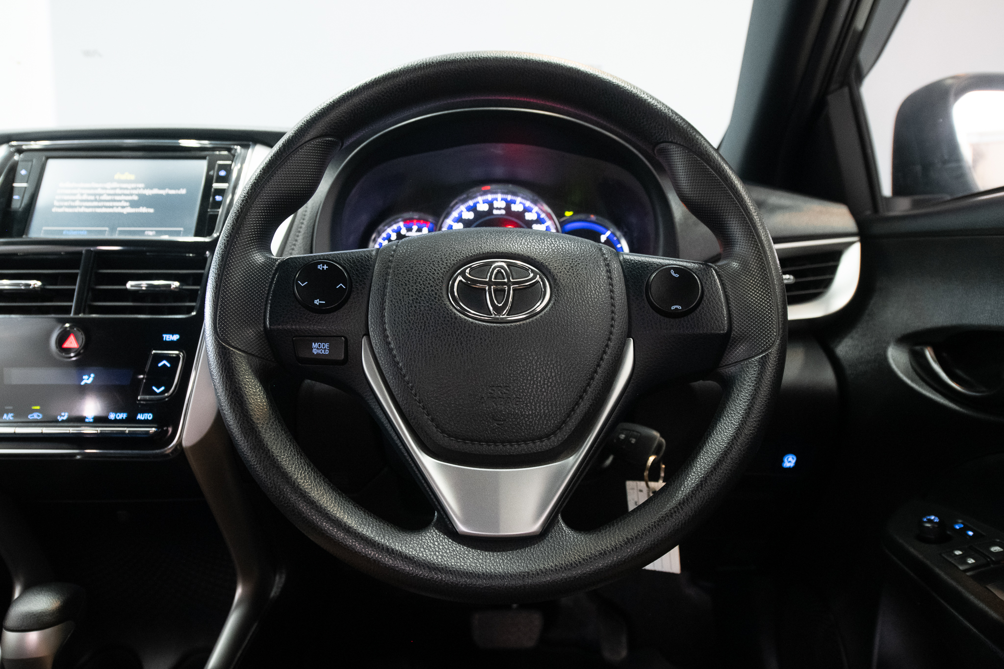 Toyota Yaris 1.2 Mid Hatchback AT 2020