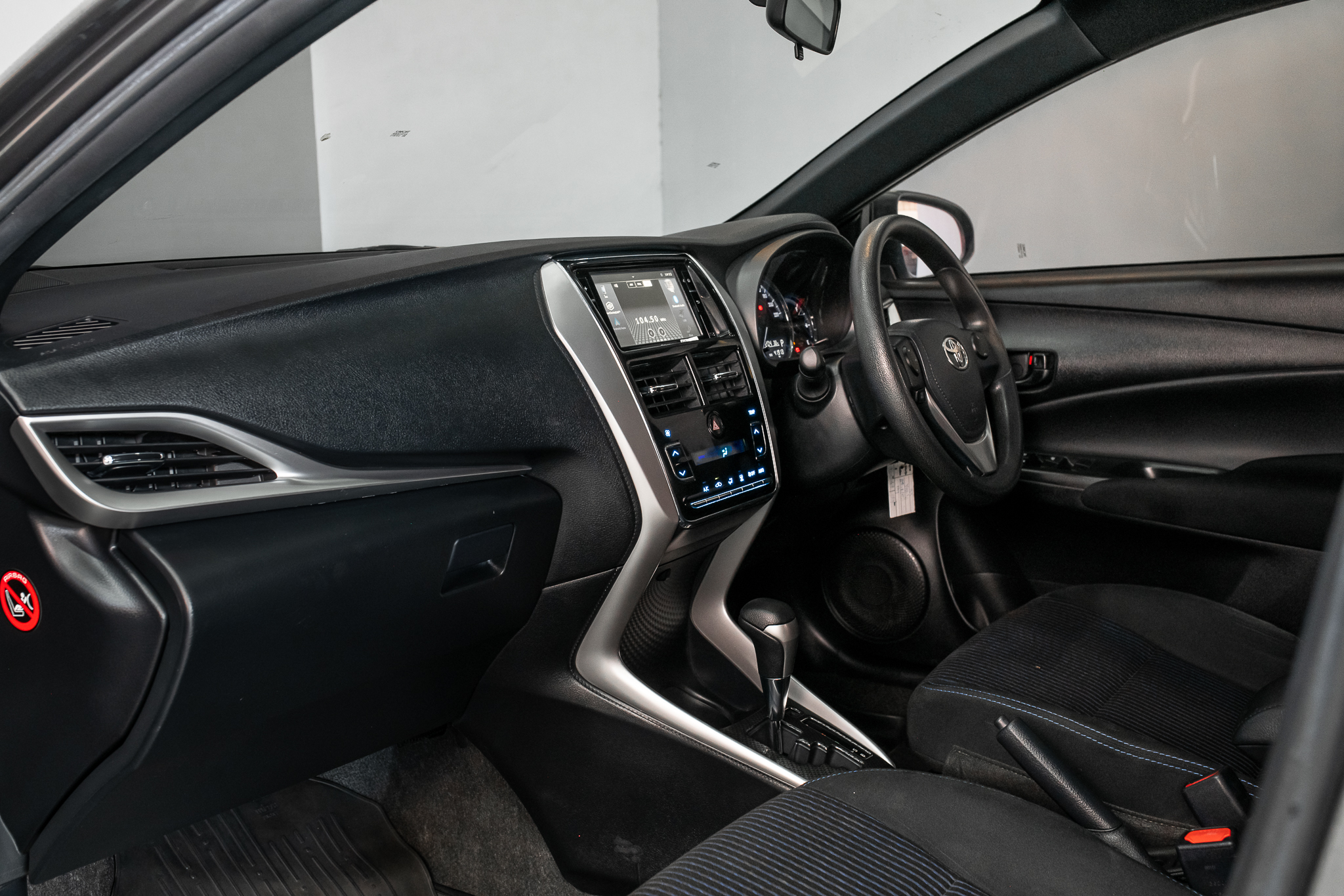 Toyota Yaris 1.2 Mid Hatchback AT 2020
