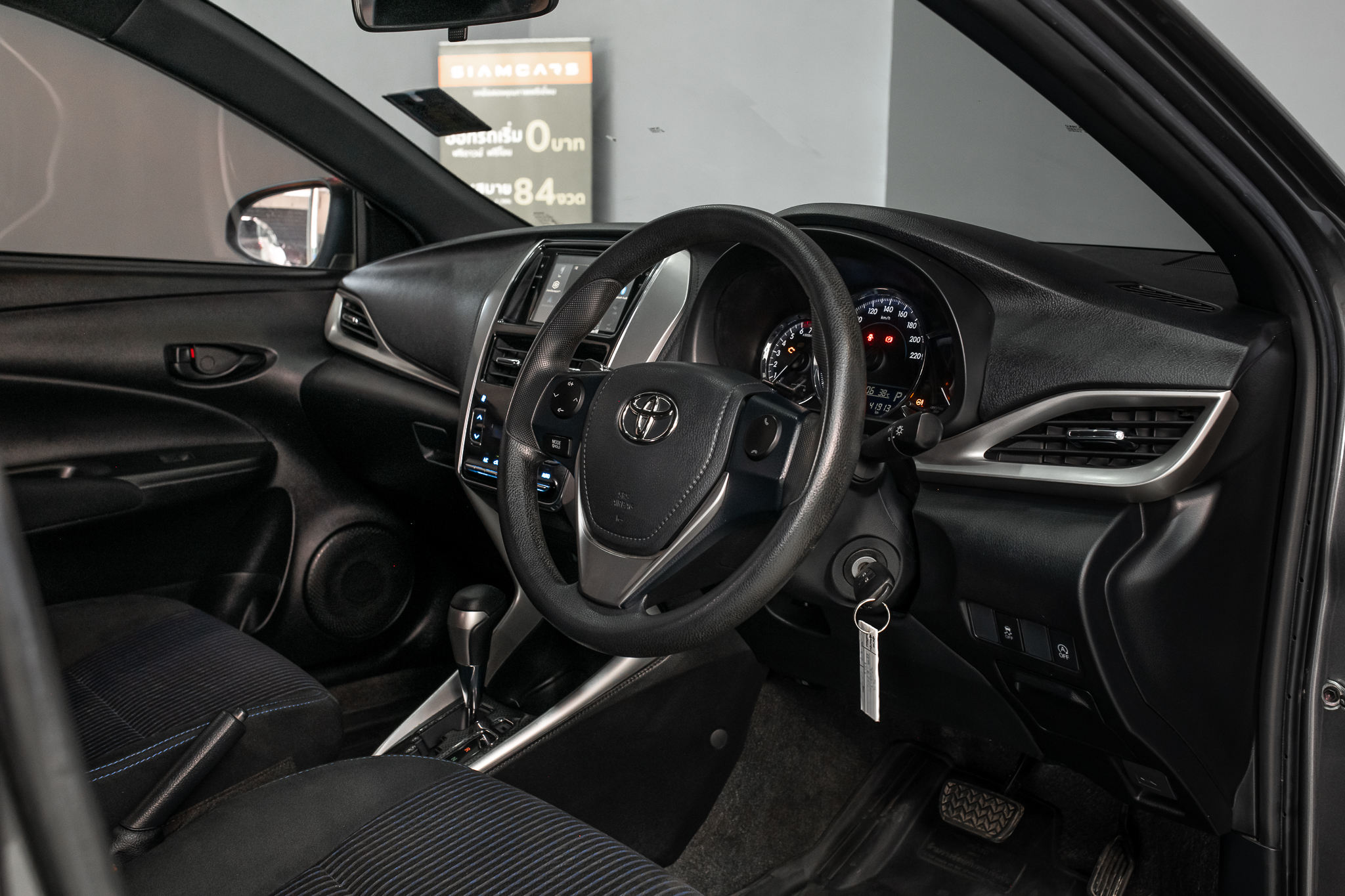 Toyota Yaris 1.2 Mid Hatchback AT 2020