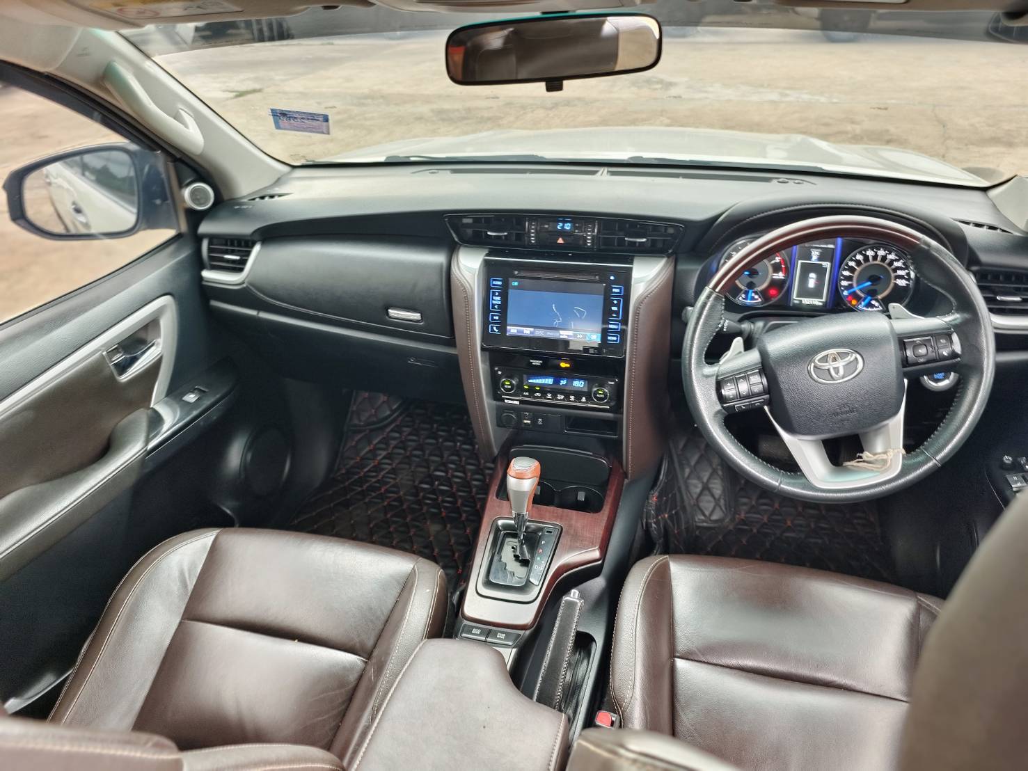 Toyota Fortuner 2.4 V SUV AT 2016