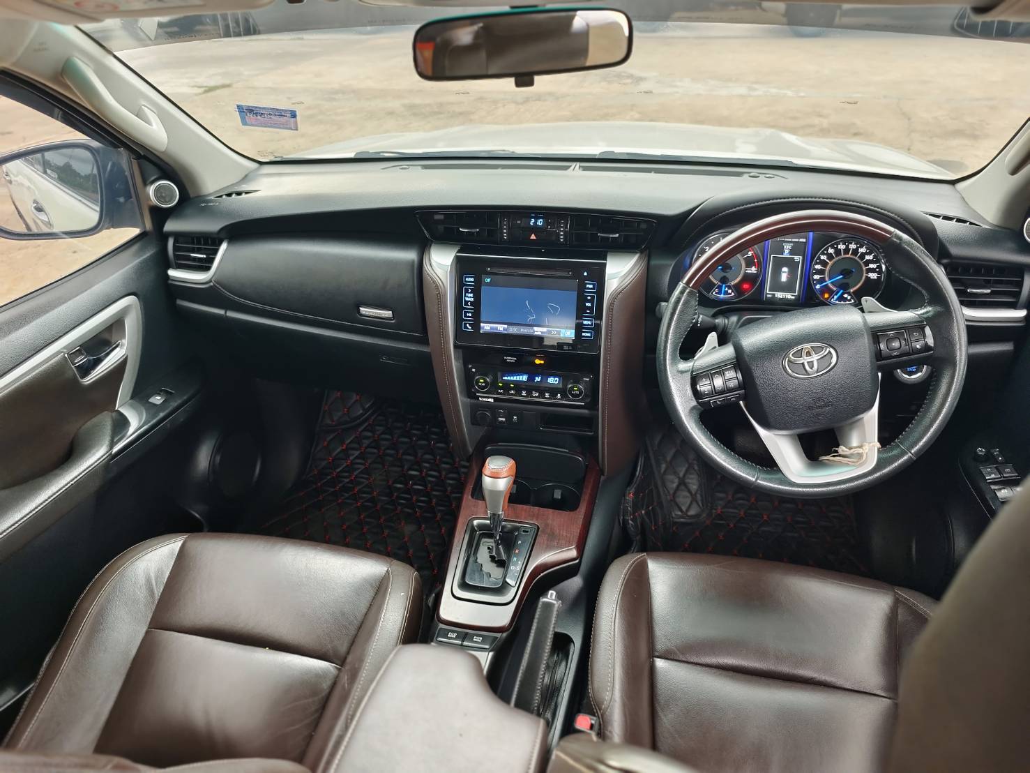 Toyota Fortuner 2.4 V SUV AT 2016