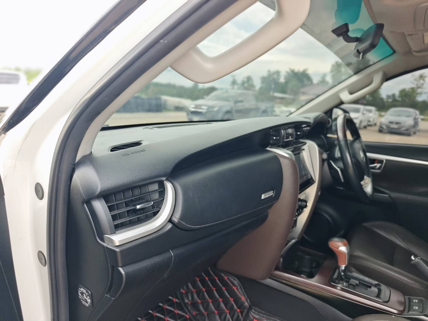 Toyota Fortuner 2.4 V SUV AT 2016