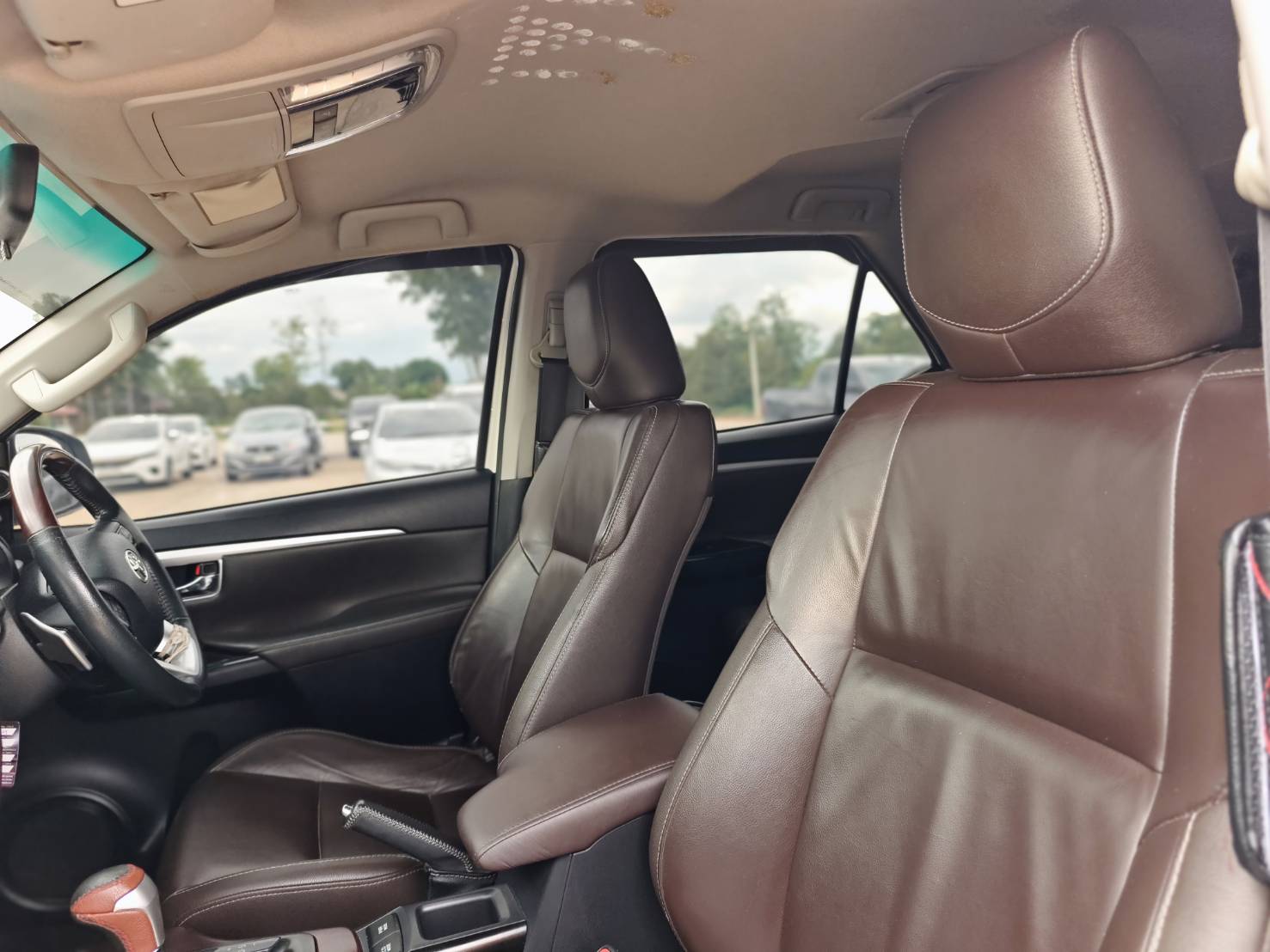 Toyota Fortuner 2.4 V SUV AT 2016