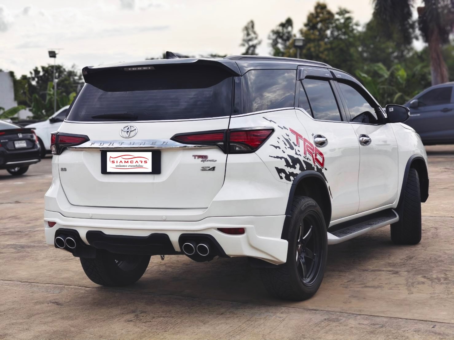 Toyota Fortuner 2.4 V SUV AT 2016