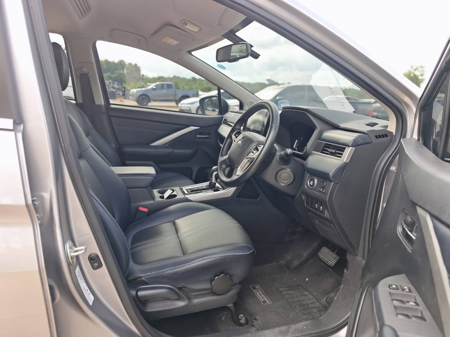 Mitsubishi Xpander 1.5 Cross SUV AT ปี 2023