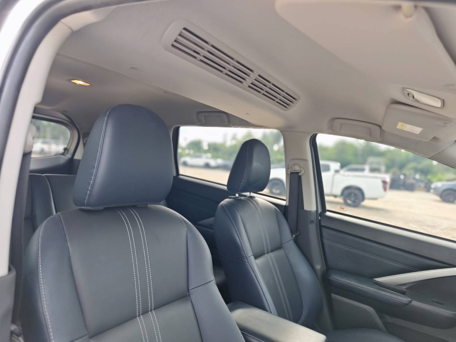 Mitsubishi Xpander 1.5 Cross SUV AT ปี 2023