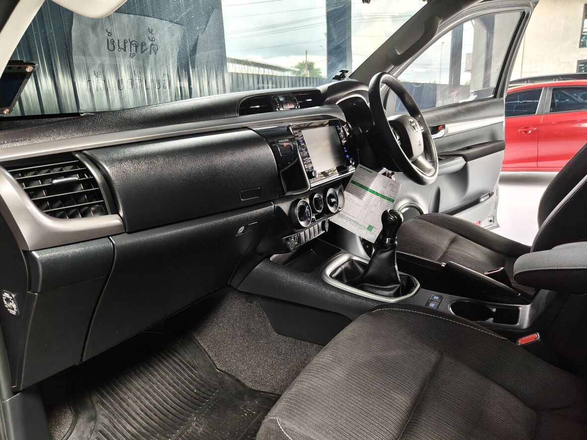 Toyota Hilux Revo Double Cab 2.4 Mid Prerunner MT 2021