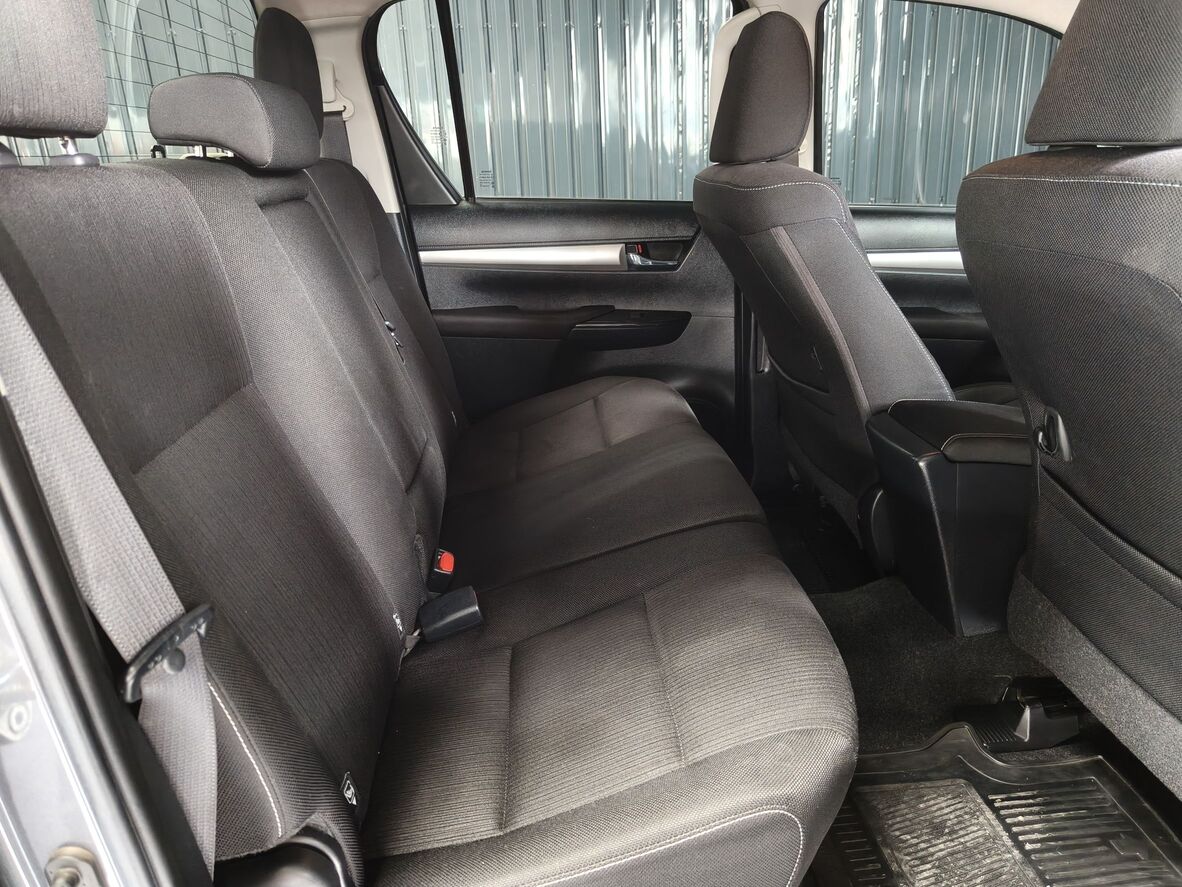 Toyota Hilux Revo Double Cab 2.4 Mid Prerunner MT 2021