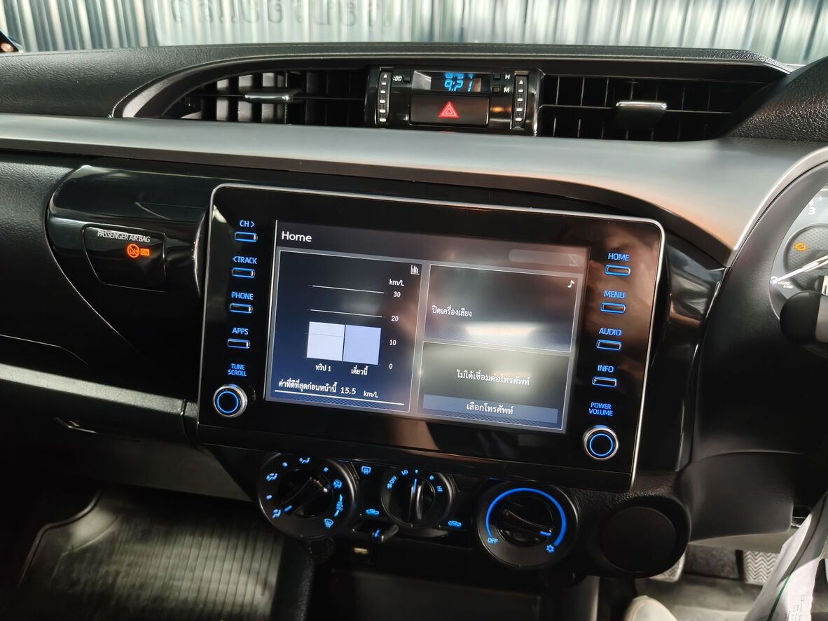 Toyota Hilux Revo Double Cab 2.4 Mid Prerunner MT 2021